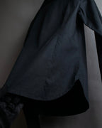 "Vivienne Westwood RED LABEL"
 Draped neck design black cotton shirt