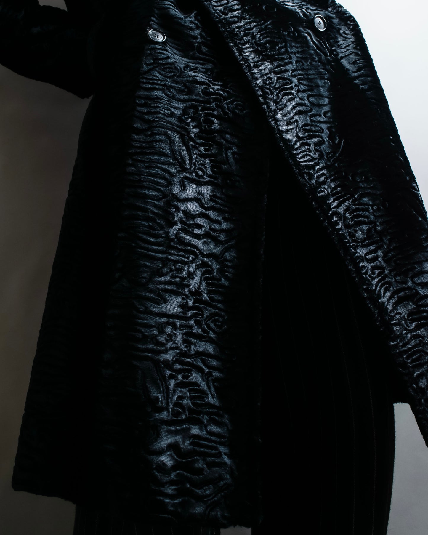 "EMPORIO ARMANI"  Dimensional wave pattern velour like chester coat