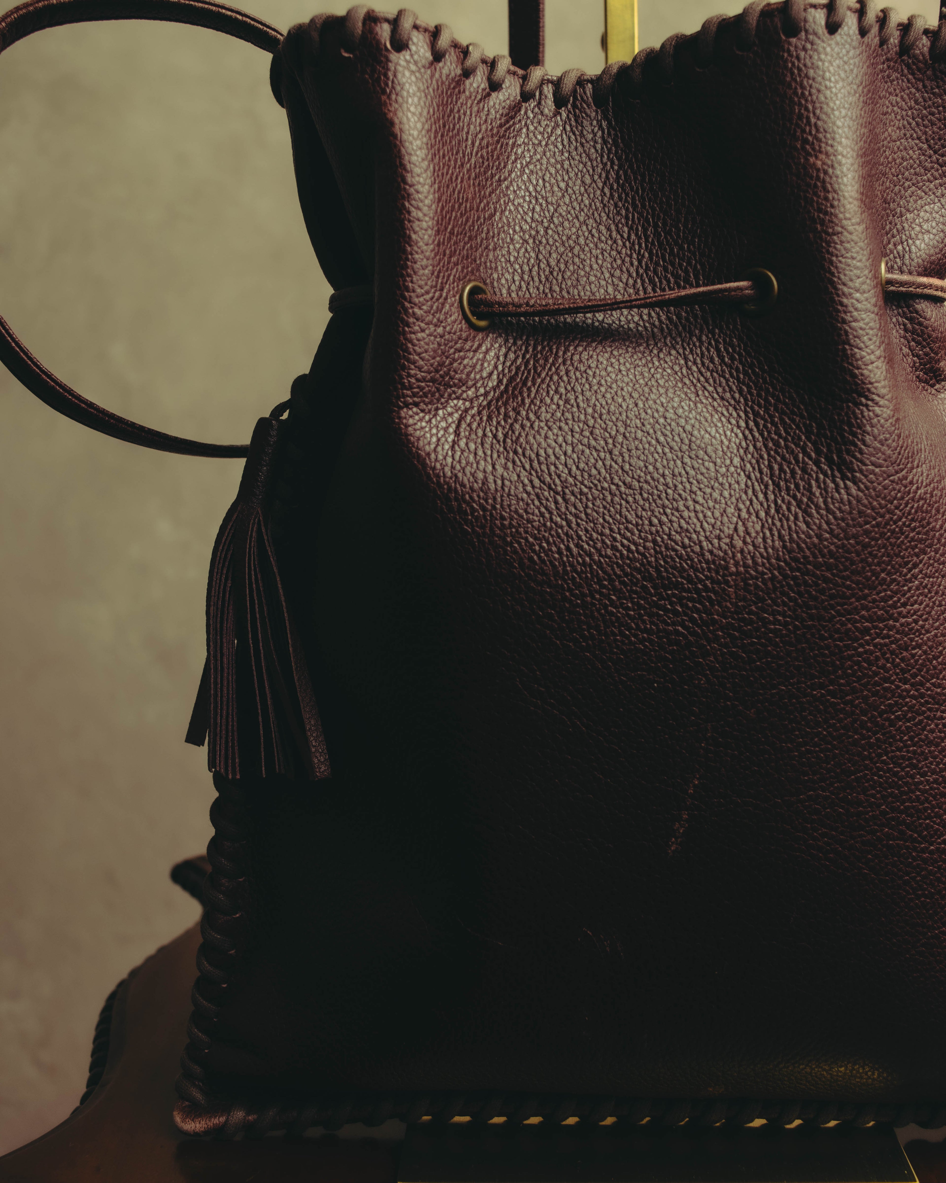 “YVES SAINT LAURENT“ 90’s-00’s Leather drawstring shoulder bag