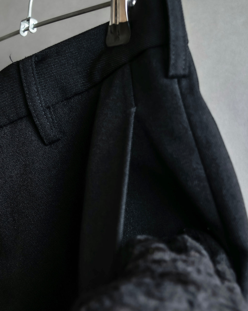 "COMME des GARCONS HOMME PLUS" 19SS Cut-off design slacks