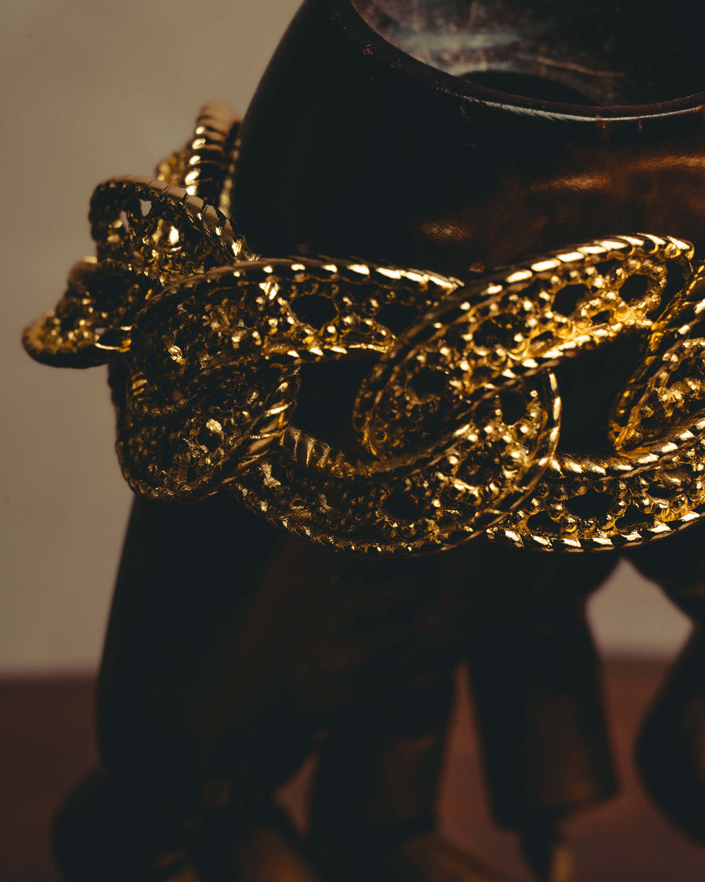 -SPECIAL- “Christian Dior” 70’s-90’s Sculptural openwork gold tone chain bracelet
