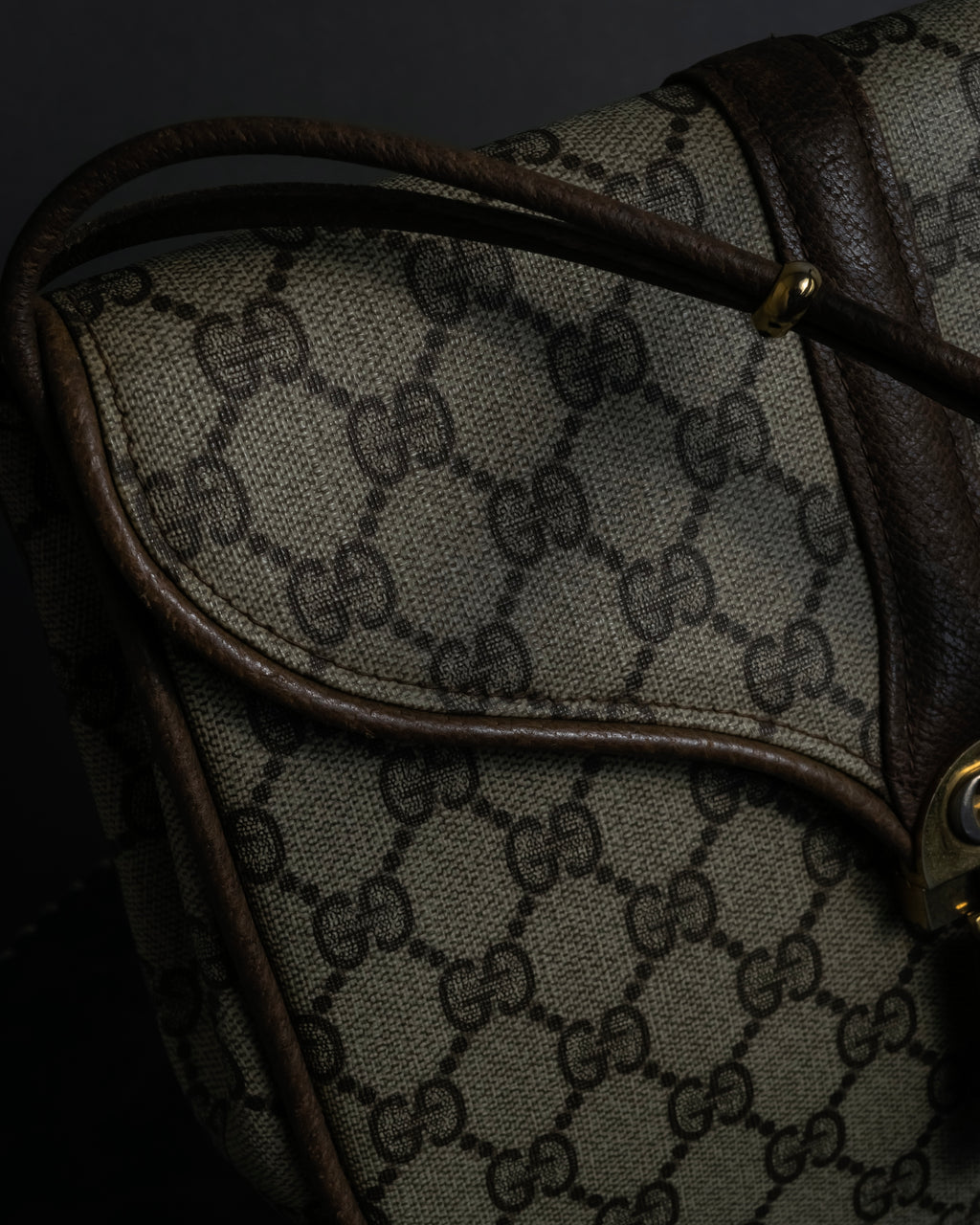 "GUCCI" 1970-80's Clasp design GG logo pattern shoulder bag