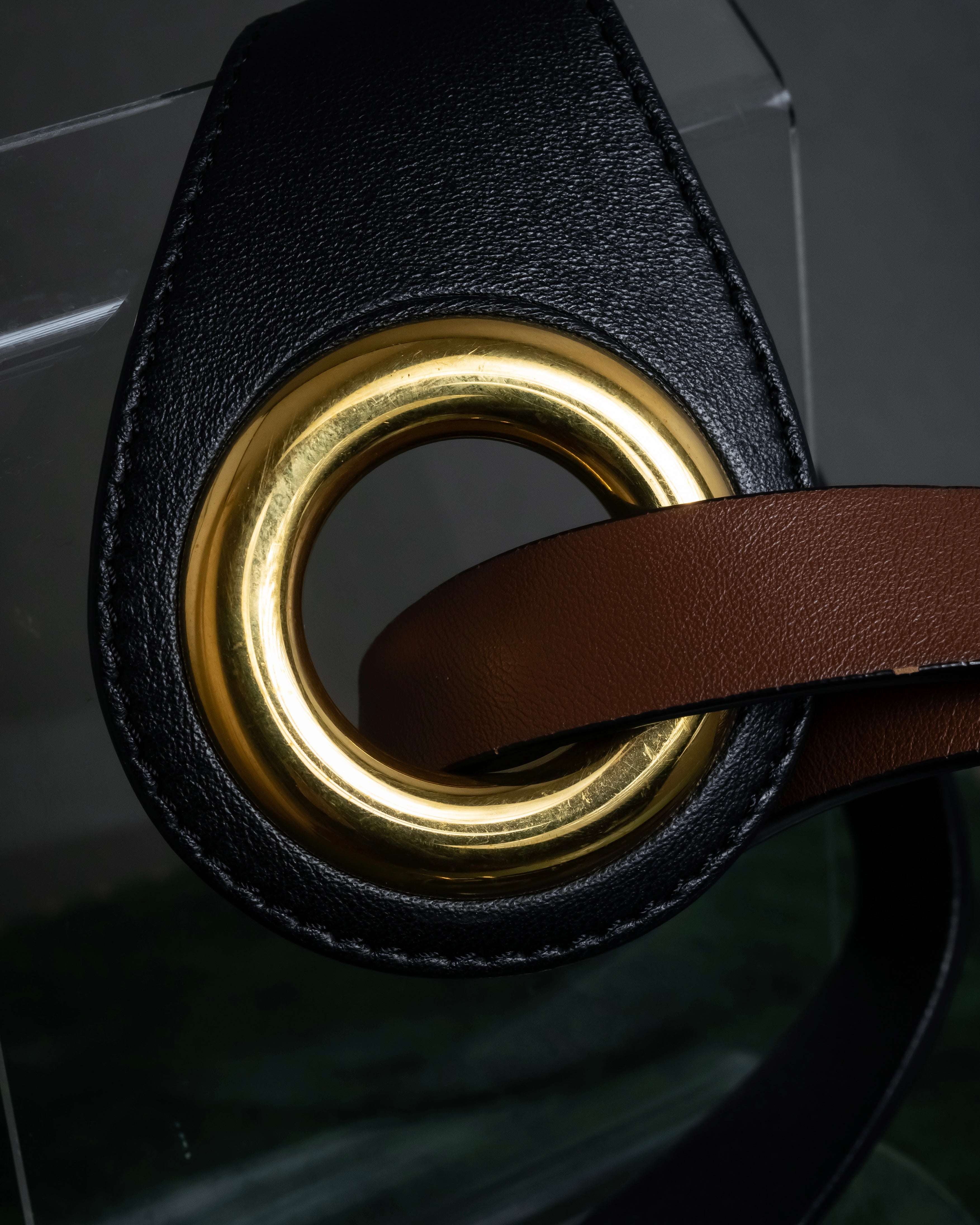 "BURBERRY" Gold circle metal design waist mark leather belt