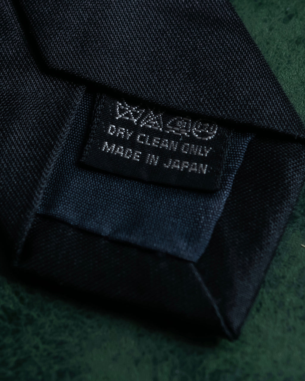 "JEAN PAUL GAULTIER" Leaf motif embroidered silk neck tie