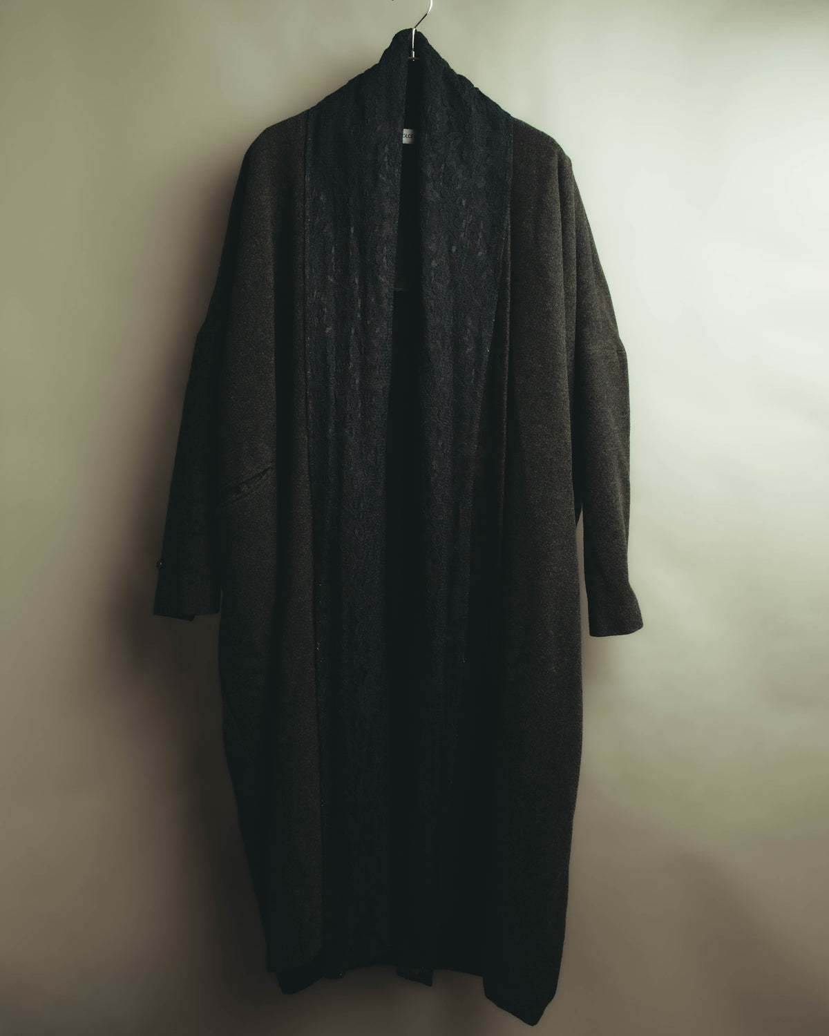 –SPECIAL– “DOLCE & GABBANA” 90’s Lace-trimmed shawl-collar wool robe coat