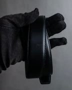 "GUCCI" Organic curved buckle design leather belt