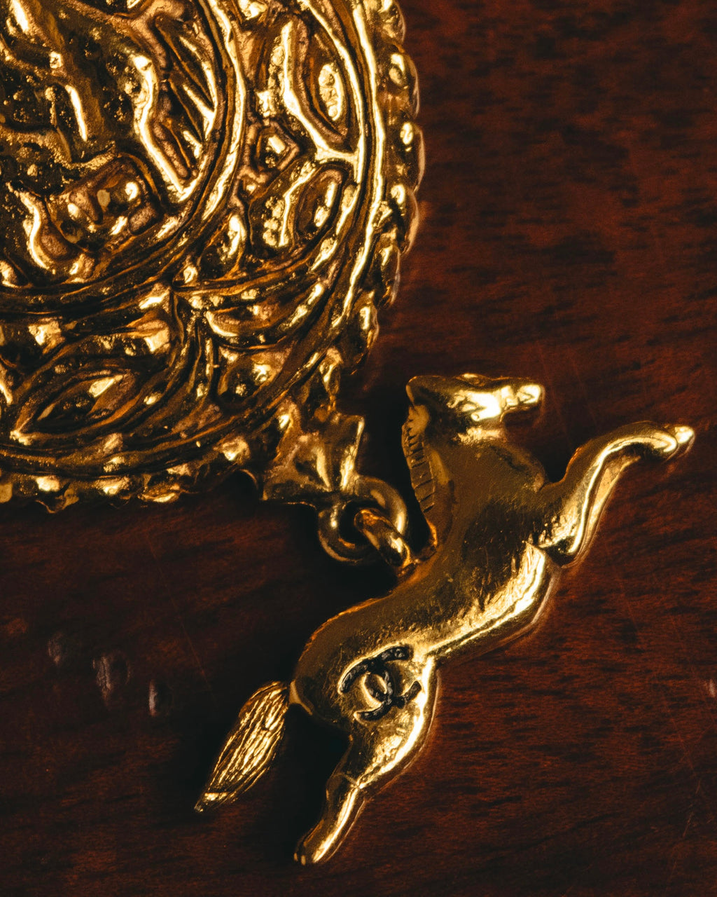 -SPECIAL- “CHANEL” 90’s-00’s Horse motif medallion chain necklace