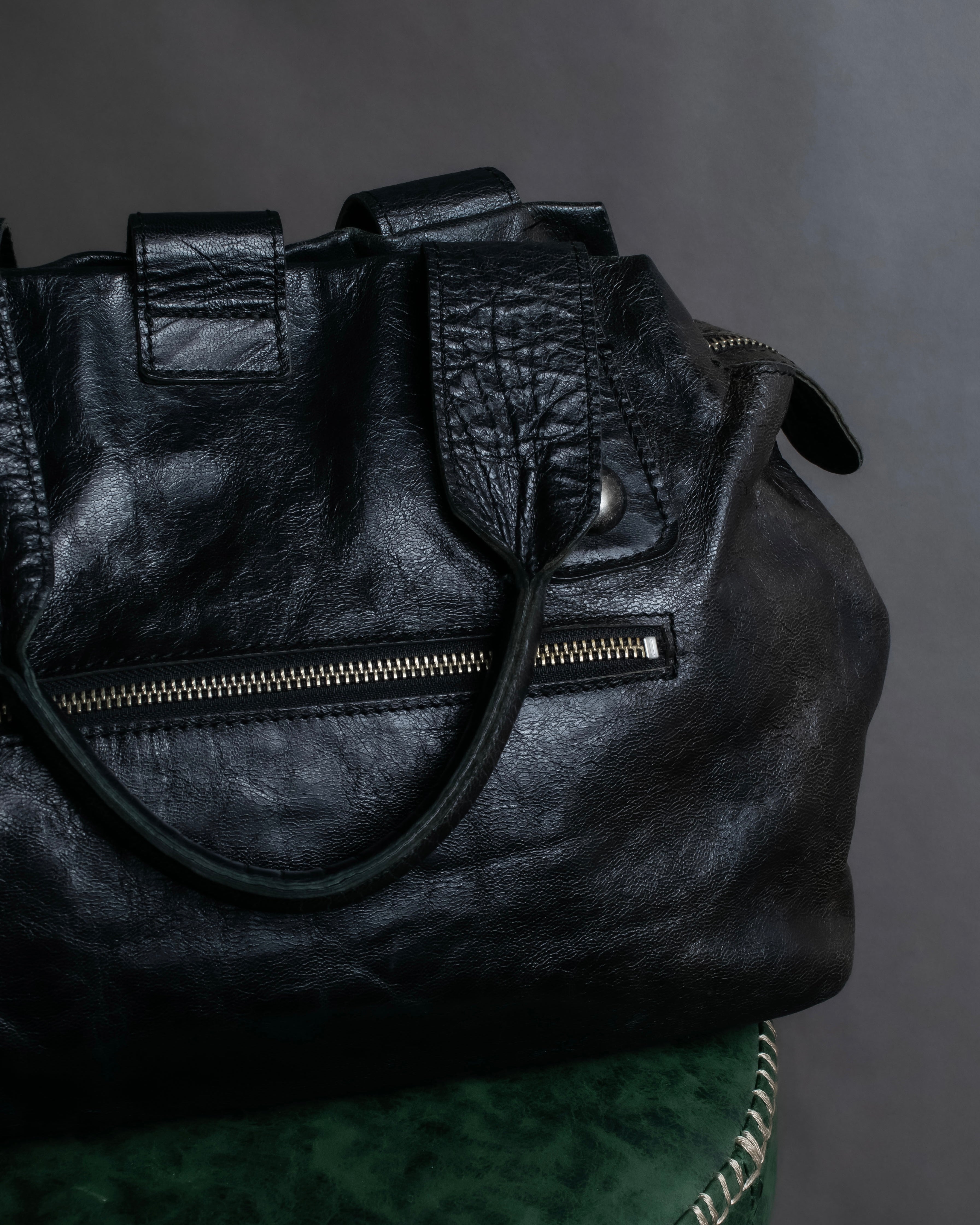 "tricot COMME des GARCONS" 
Flap pocket metal parts design leather hand bag