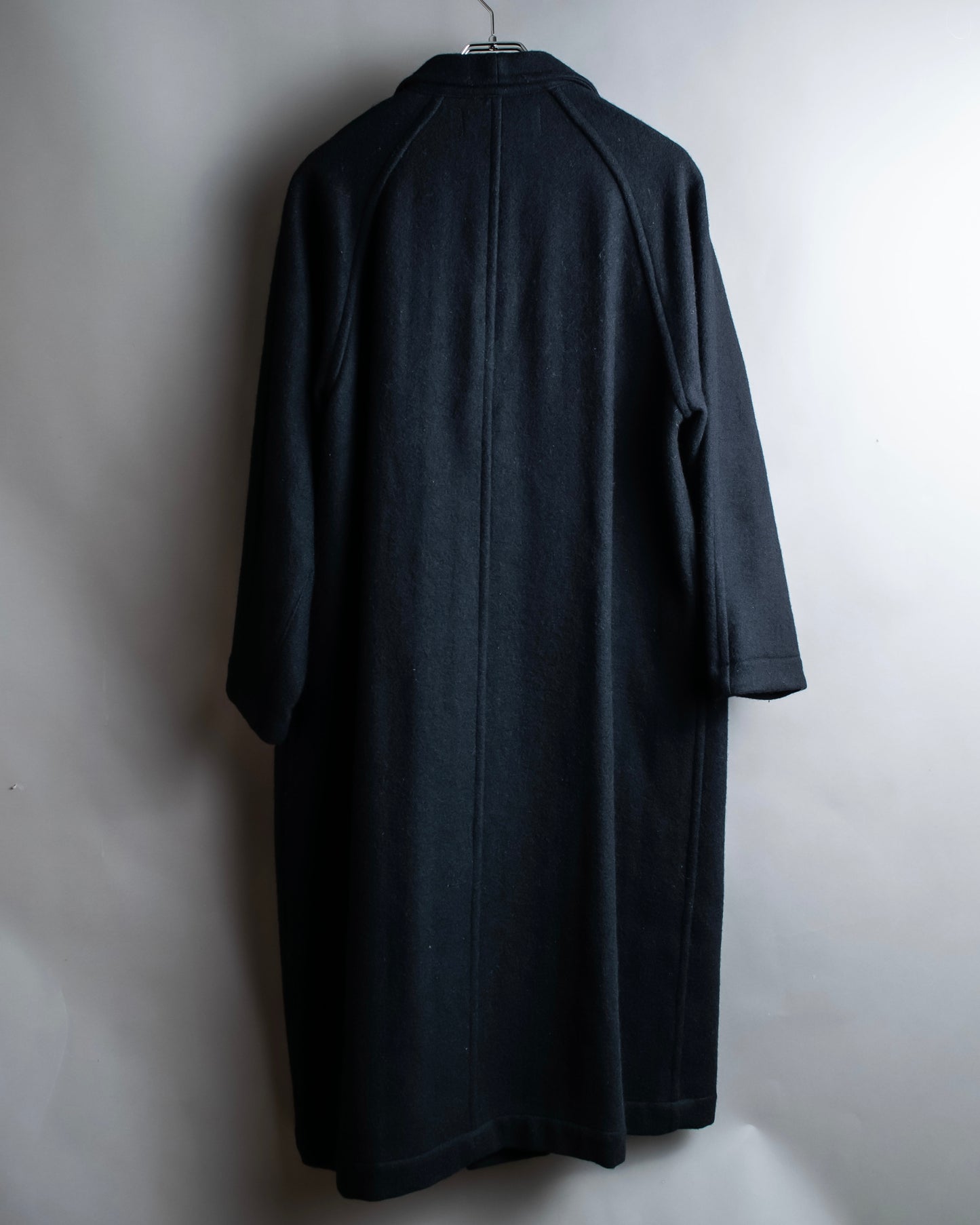 "tricot COMME des GARCONS" 
Shawl collar piping design long coat