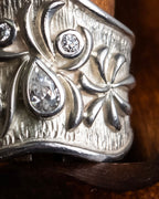 "Vintage flower motif silver ring"