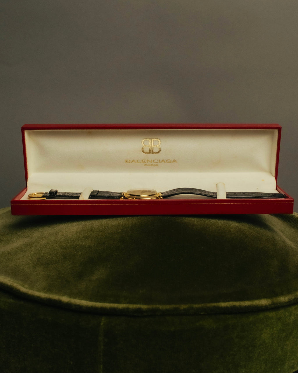 -SPECIAL- “Balenciaga” 80’s-90’s Gold tone round watch