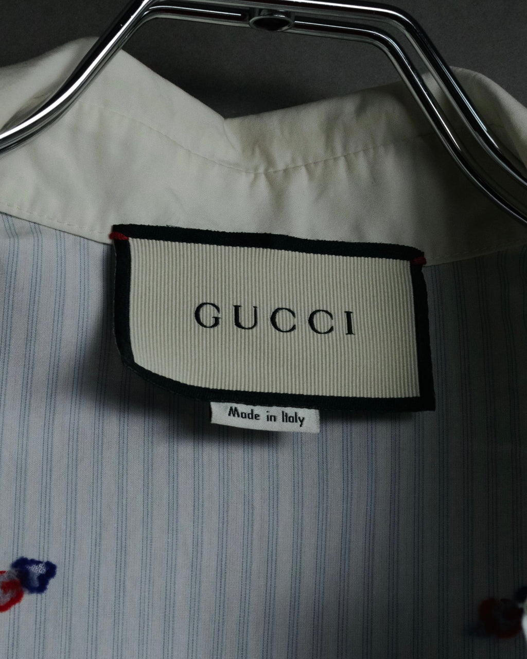“GUCCI” 2017 heart and dagger embroidered bow tie shirt