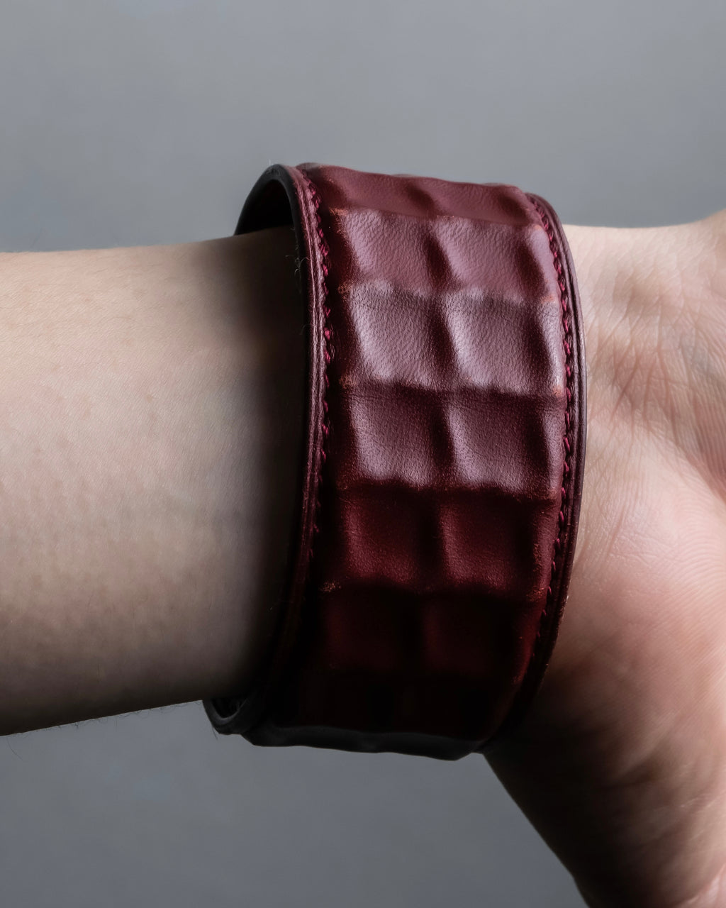 "HERMES" Deutch processing wide leather bracelet