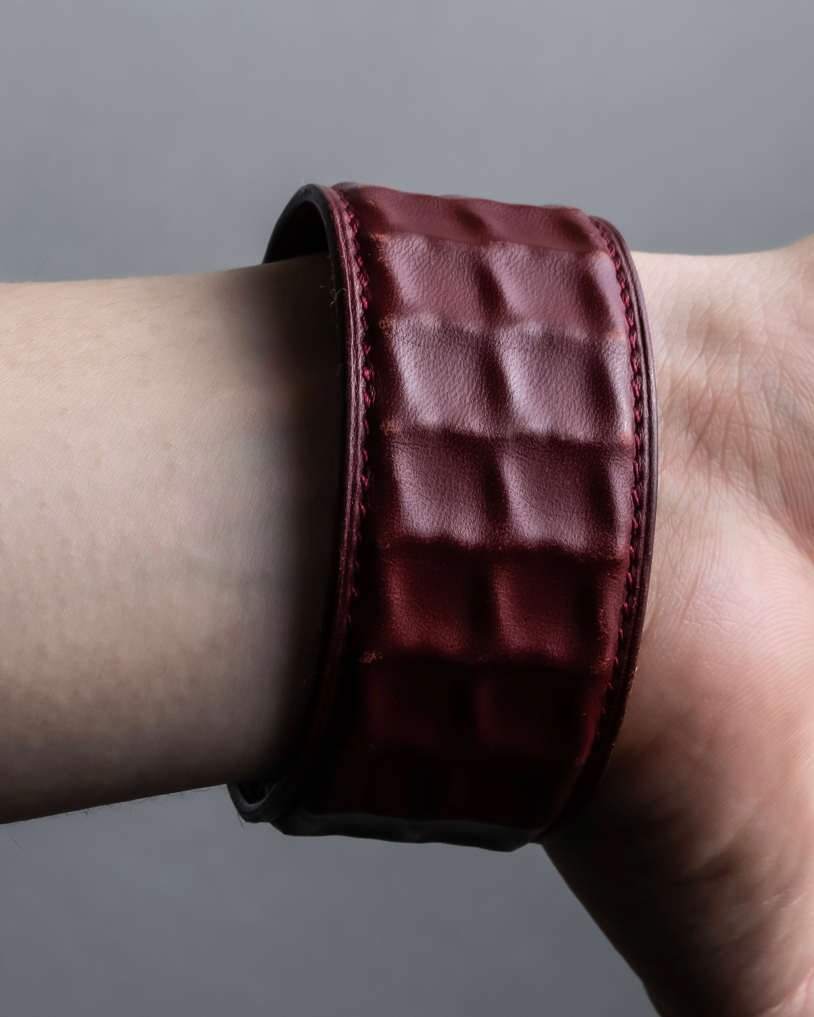 "HERMES" Deutch processing wide leather bracelet