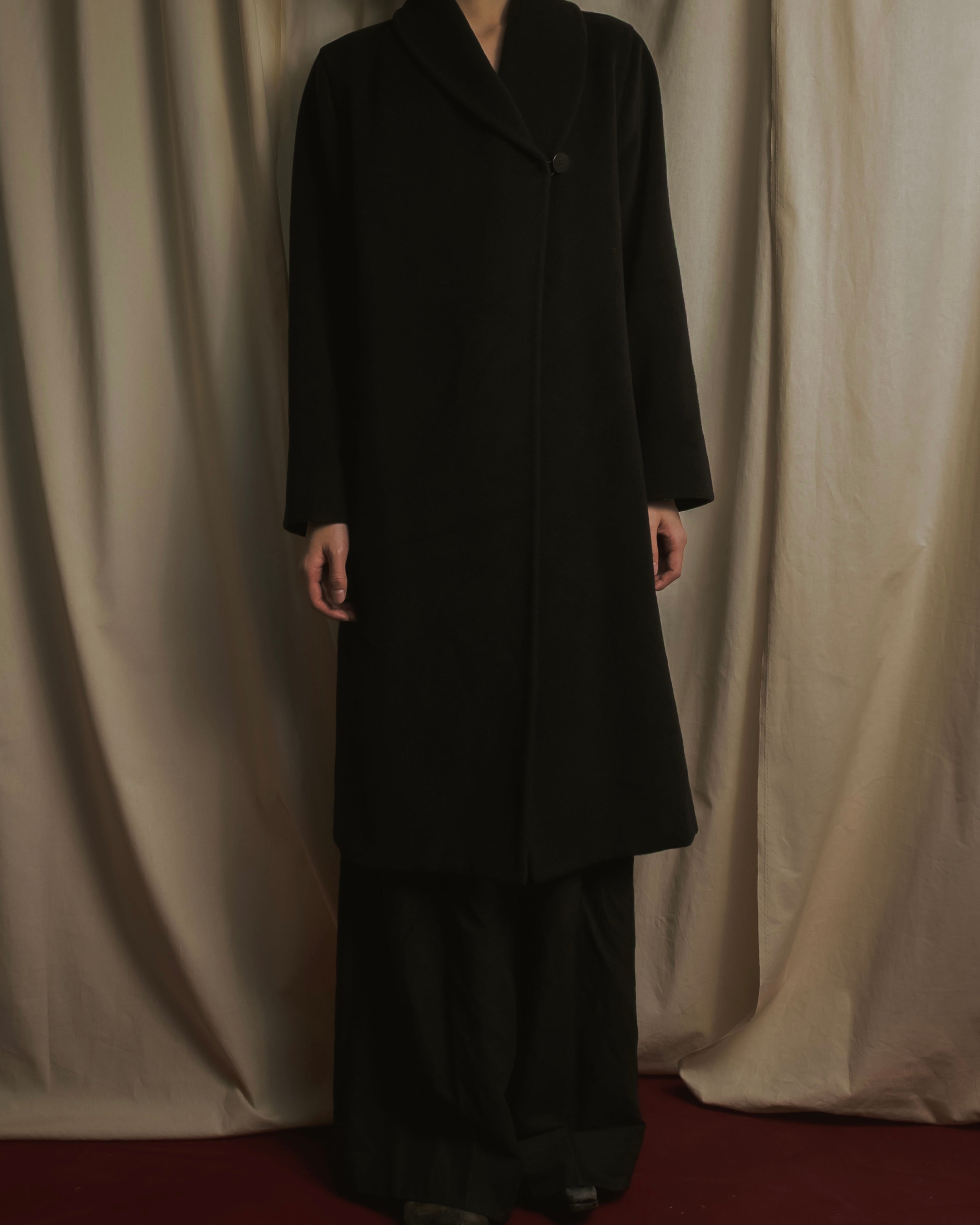 Abrigo largo con diseño de cuello de actriz de los años 90-00 de "Max Mara"