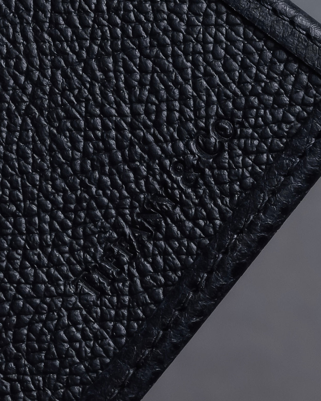 "Tiffany&Co" Logo engraved grained leather card holder