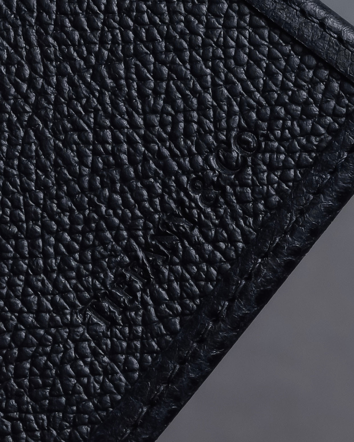 "Tiffany&Co" Logo engraved grained leather card holder