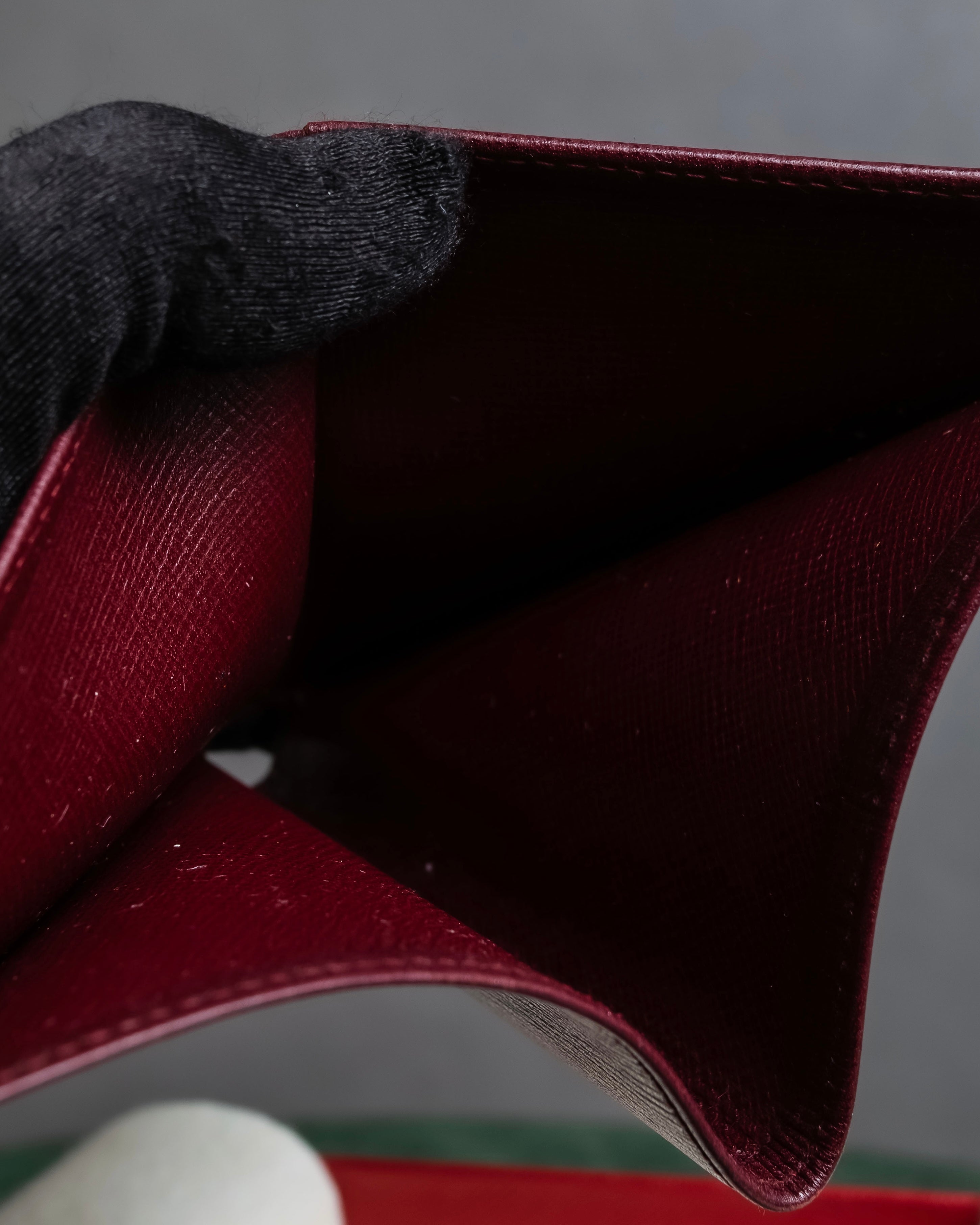 "Cartier" Les Must de Cartier bi-fold leather wallet