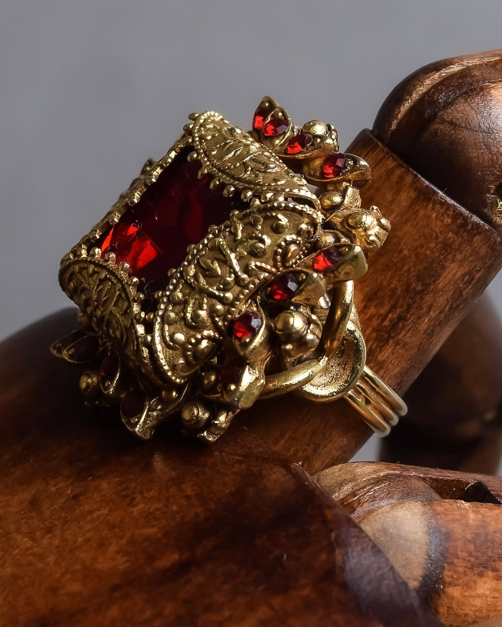 "Vintage glass stone top golden ring"