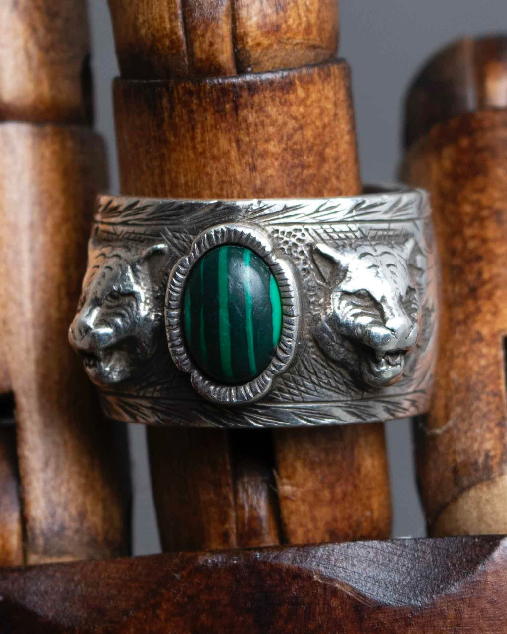 "GUCCI" Double tiger head motif silver ring