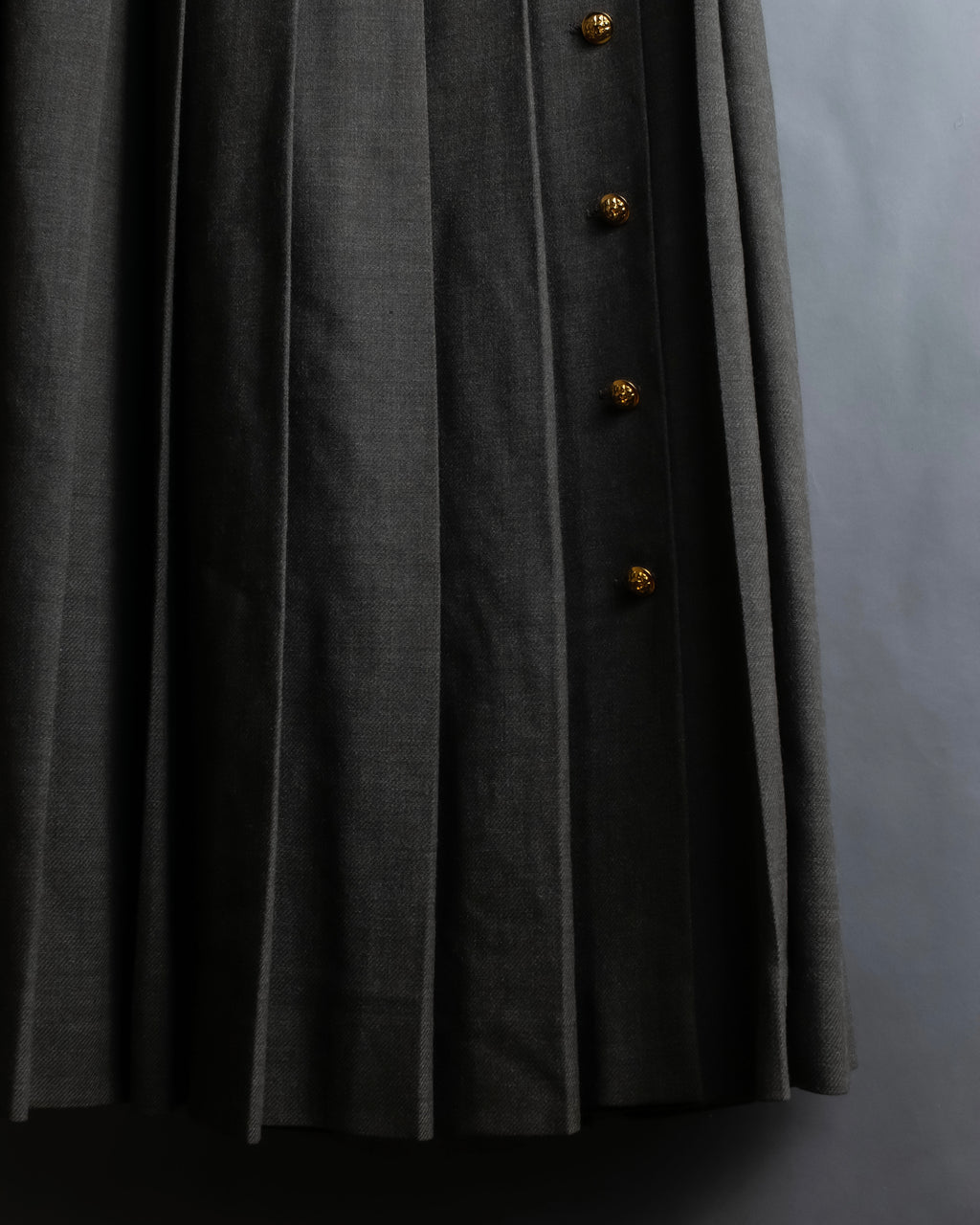 "CHANEL" Side button design pleated flared skirt