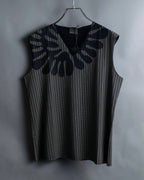 "FENDI" Logo print V-neck sleeveless top