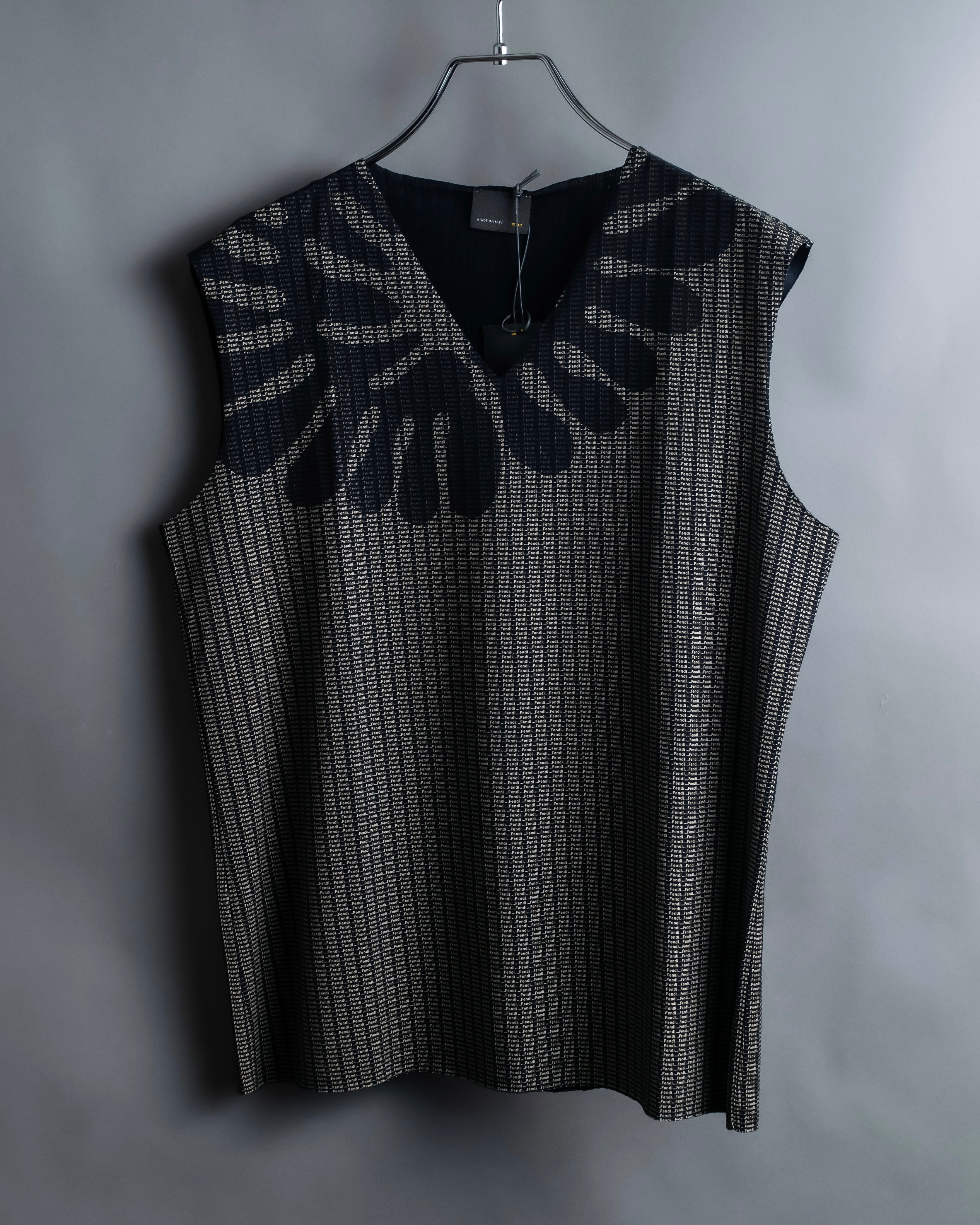"FENDI" Logo print V-neck sleeveless top