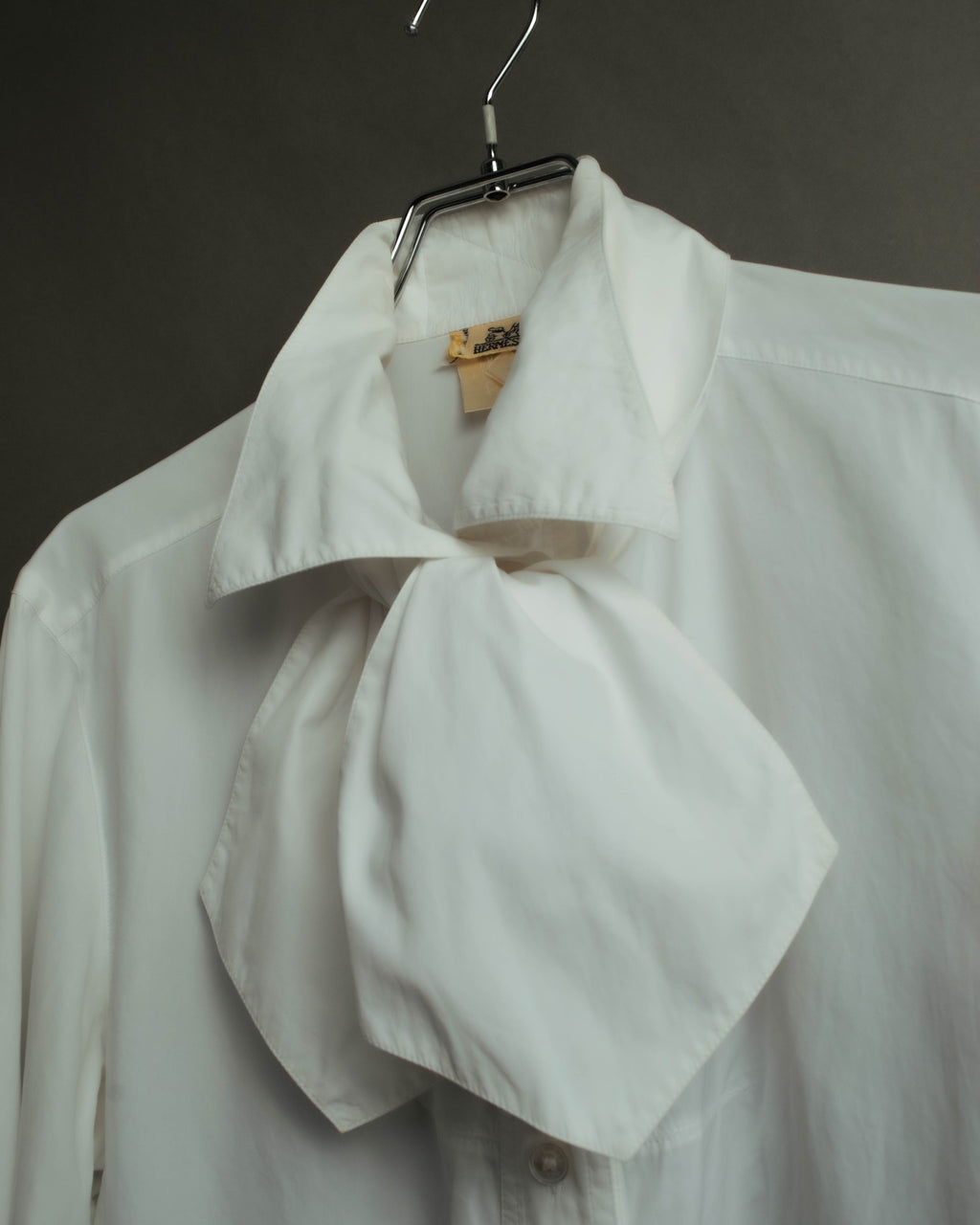 "Hermès" 70's-80's Elegant scarf collar shirt