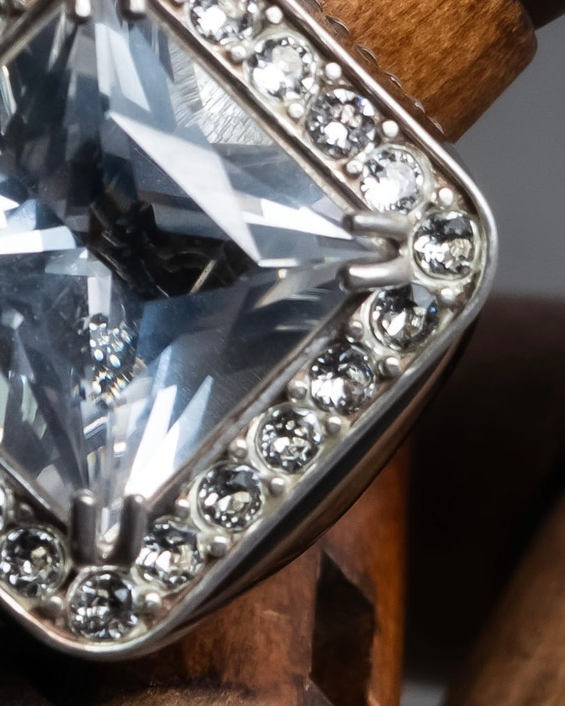 "GUCCI" Crystal rhinestone GG motif engraved signet ring