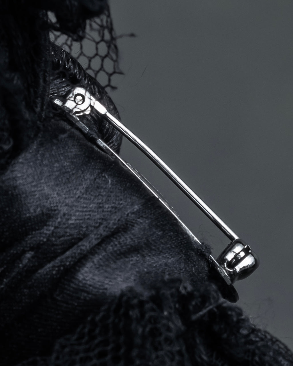 "CHANEL" 16AW Tulle lace design ribbon brooch