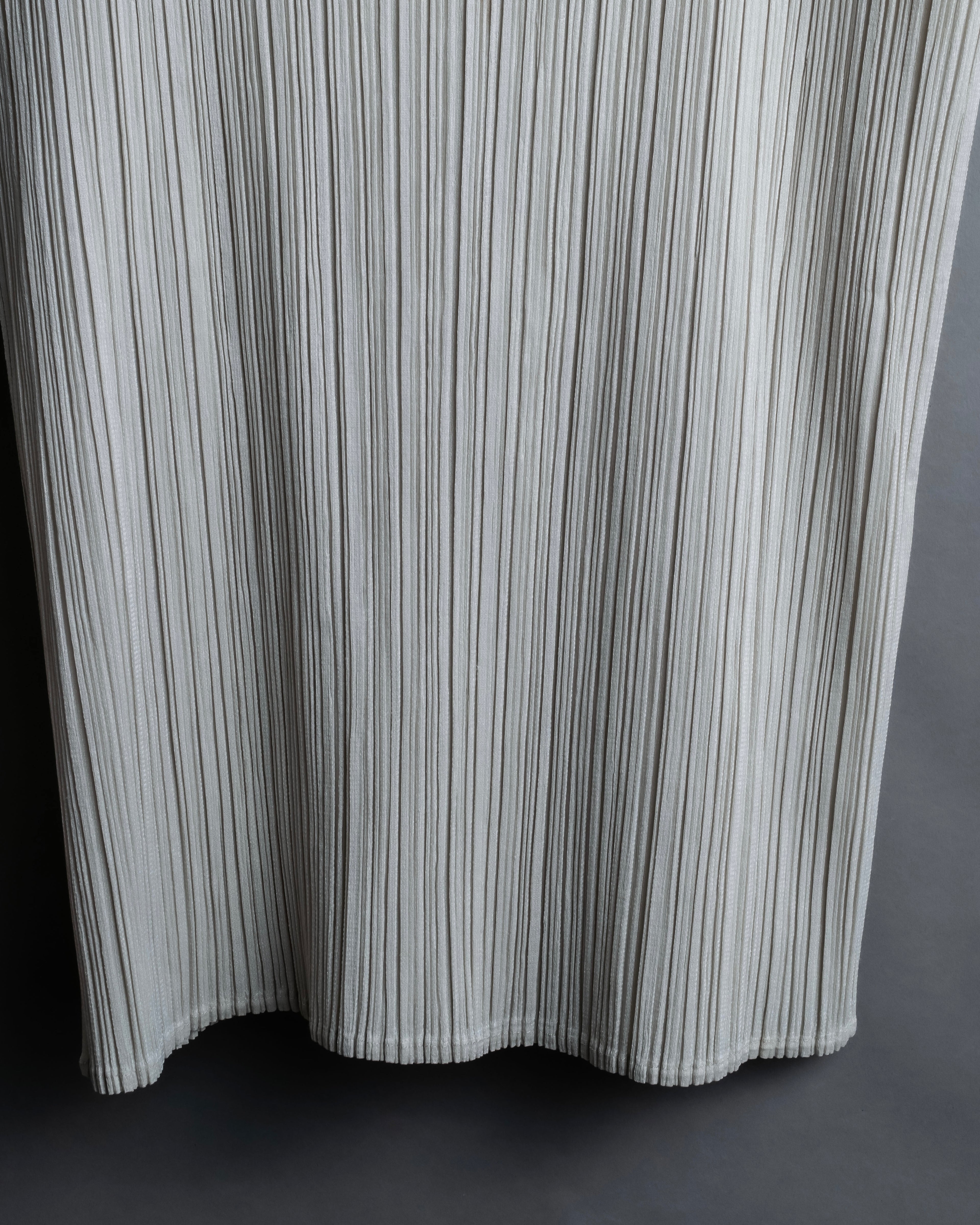 "PLEATS PLEASE ISSEY MIYAKE" Off-white tank top