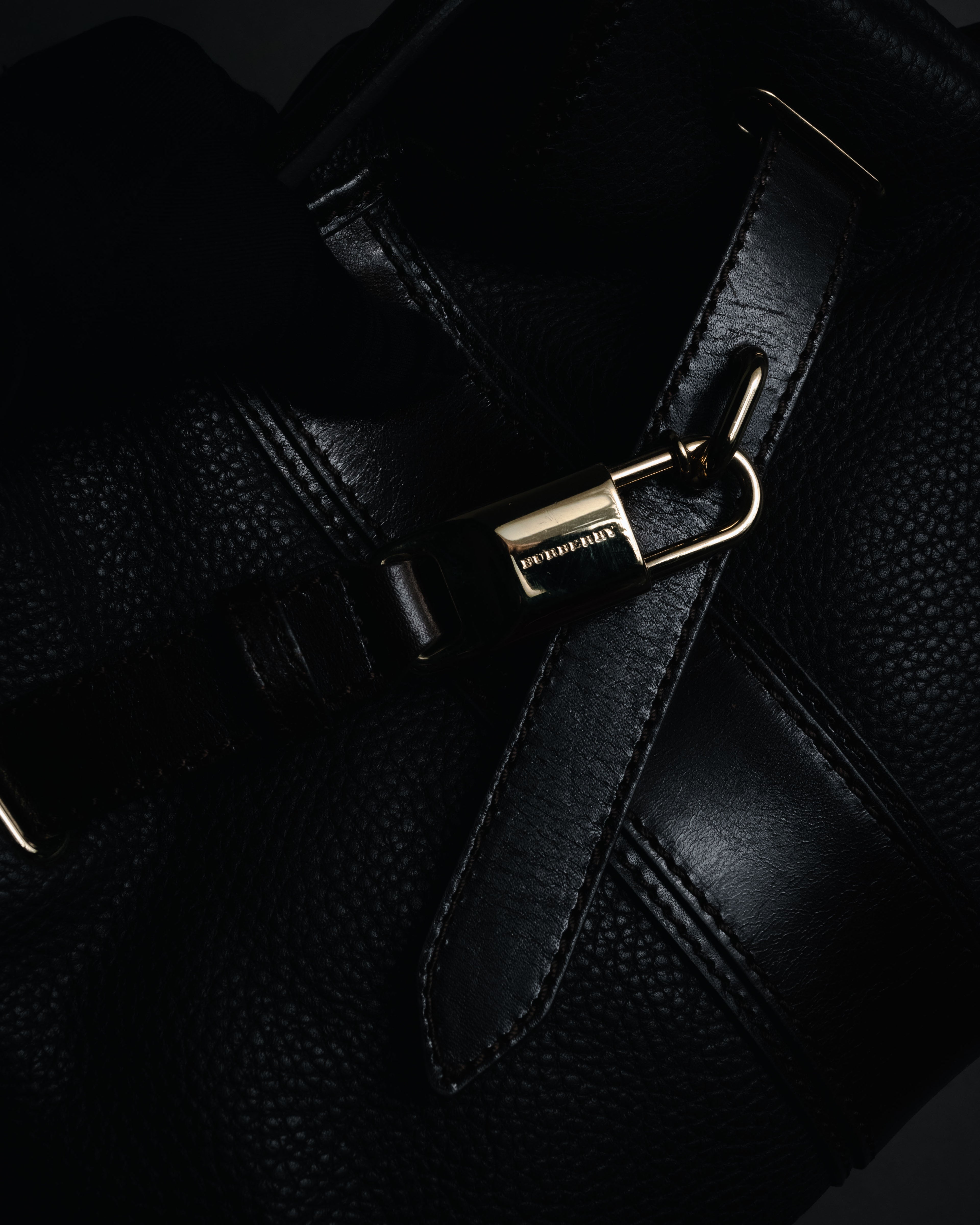 "BURBERRY" 09’s-18’s Leather bucket house check lining bag