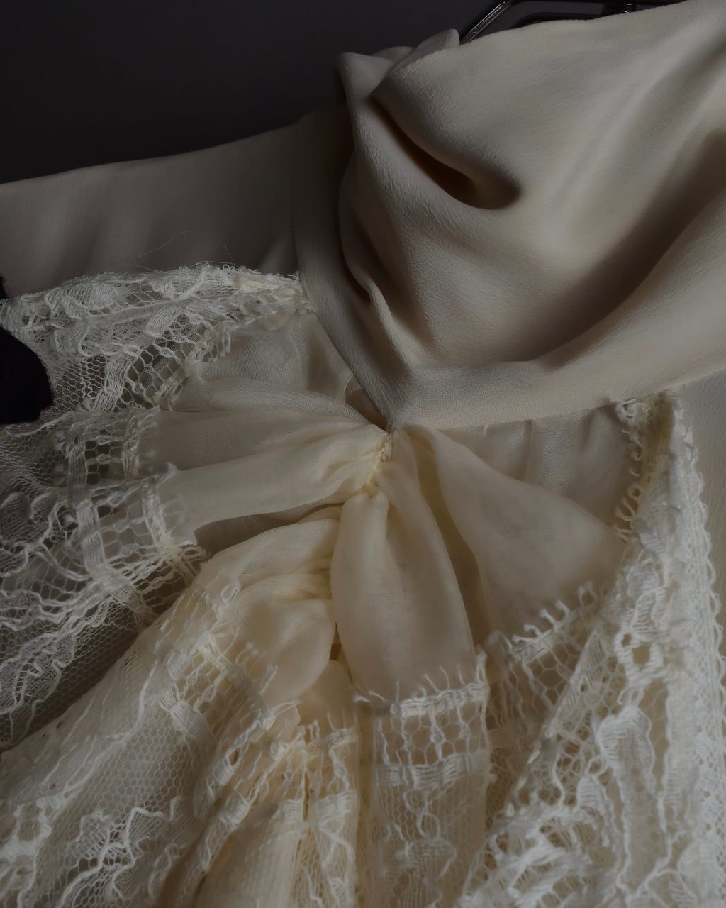 "GUCCI" Michele period frill lace silk bowtie shirt