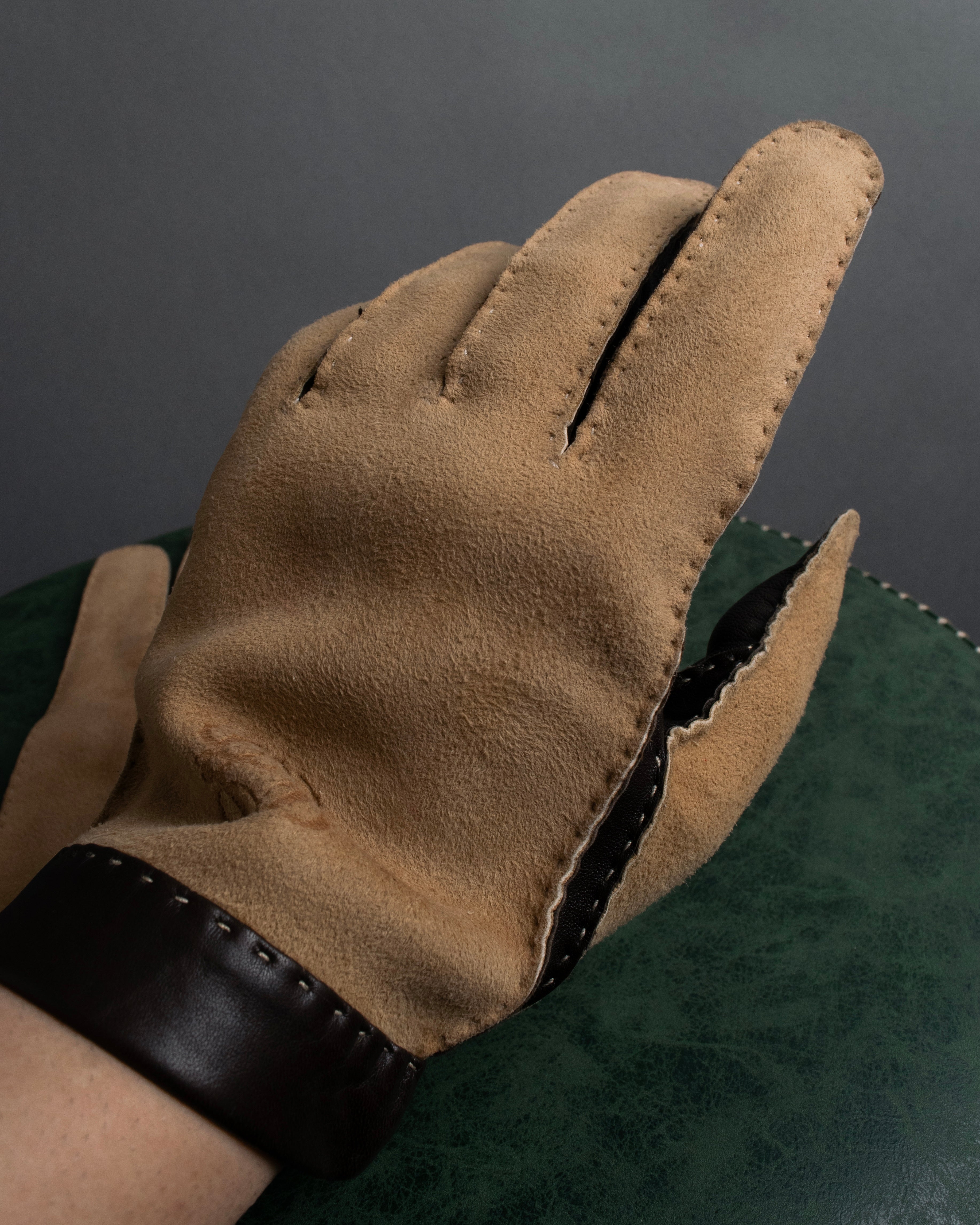 "LOEWE" Logo engraved combination leather gloves