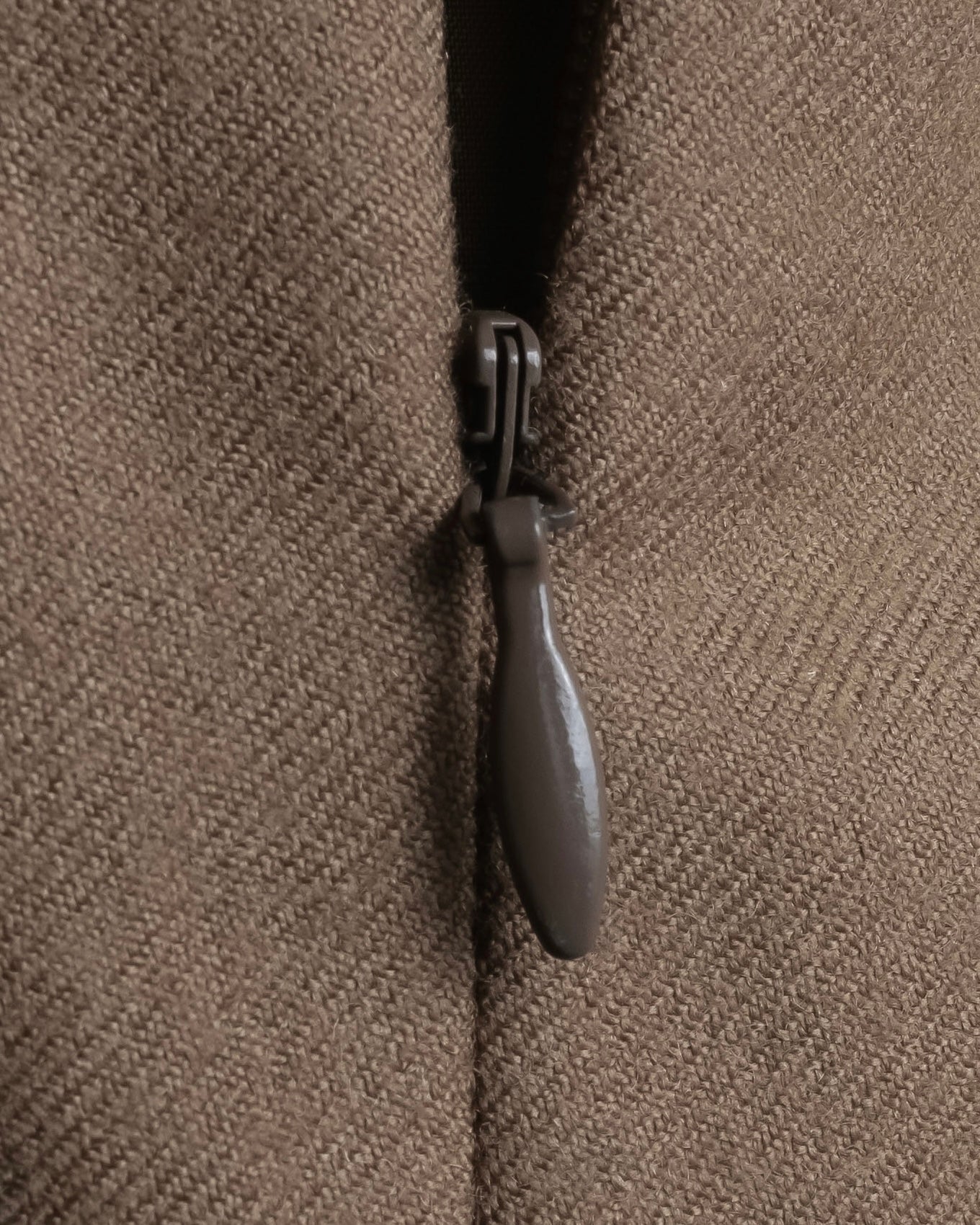 "BURBERRYS" 6 button tailored jacket and tight skirt set up