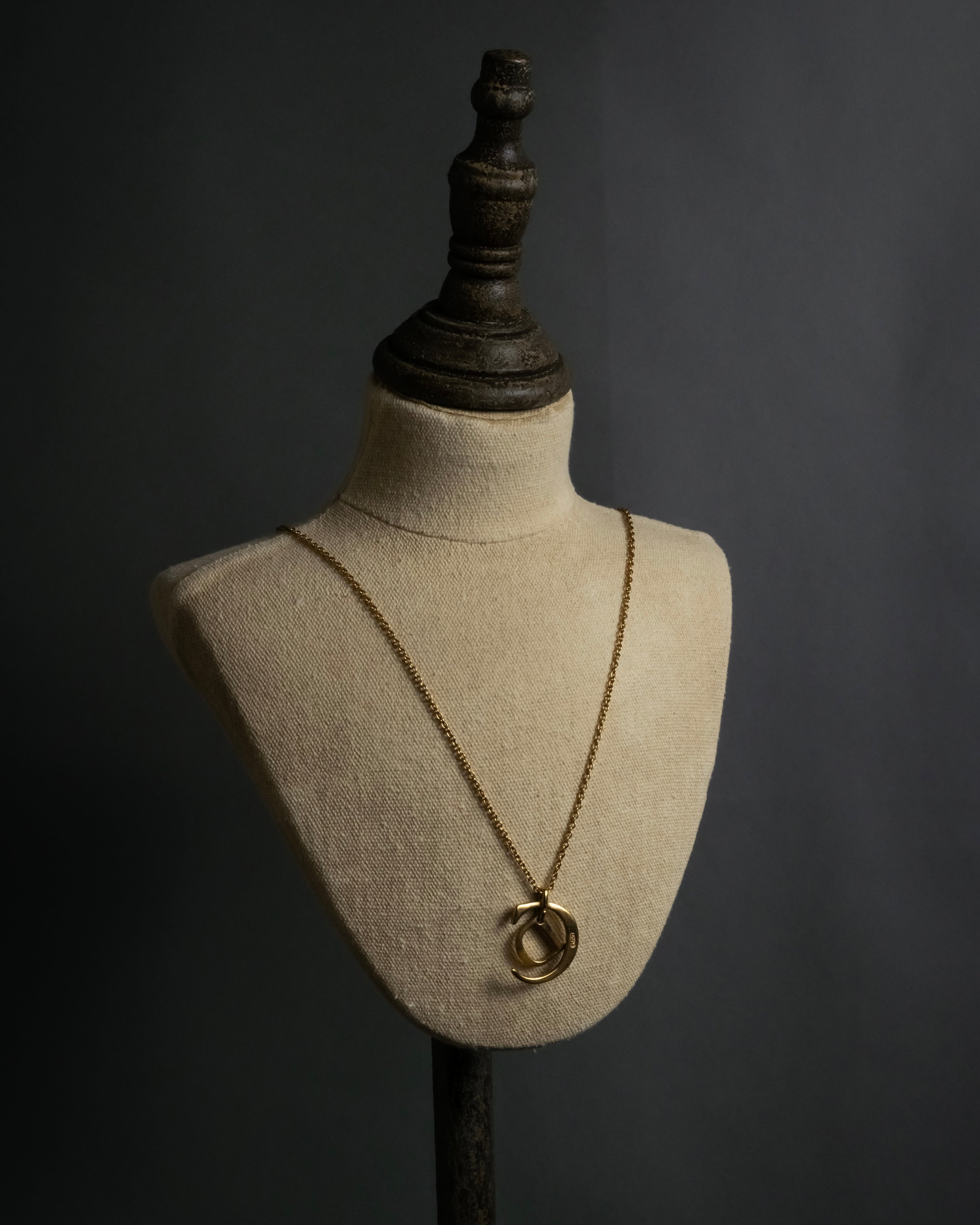 "Dior" CD logo iconic top design necklace