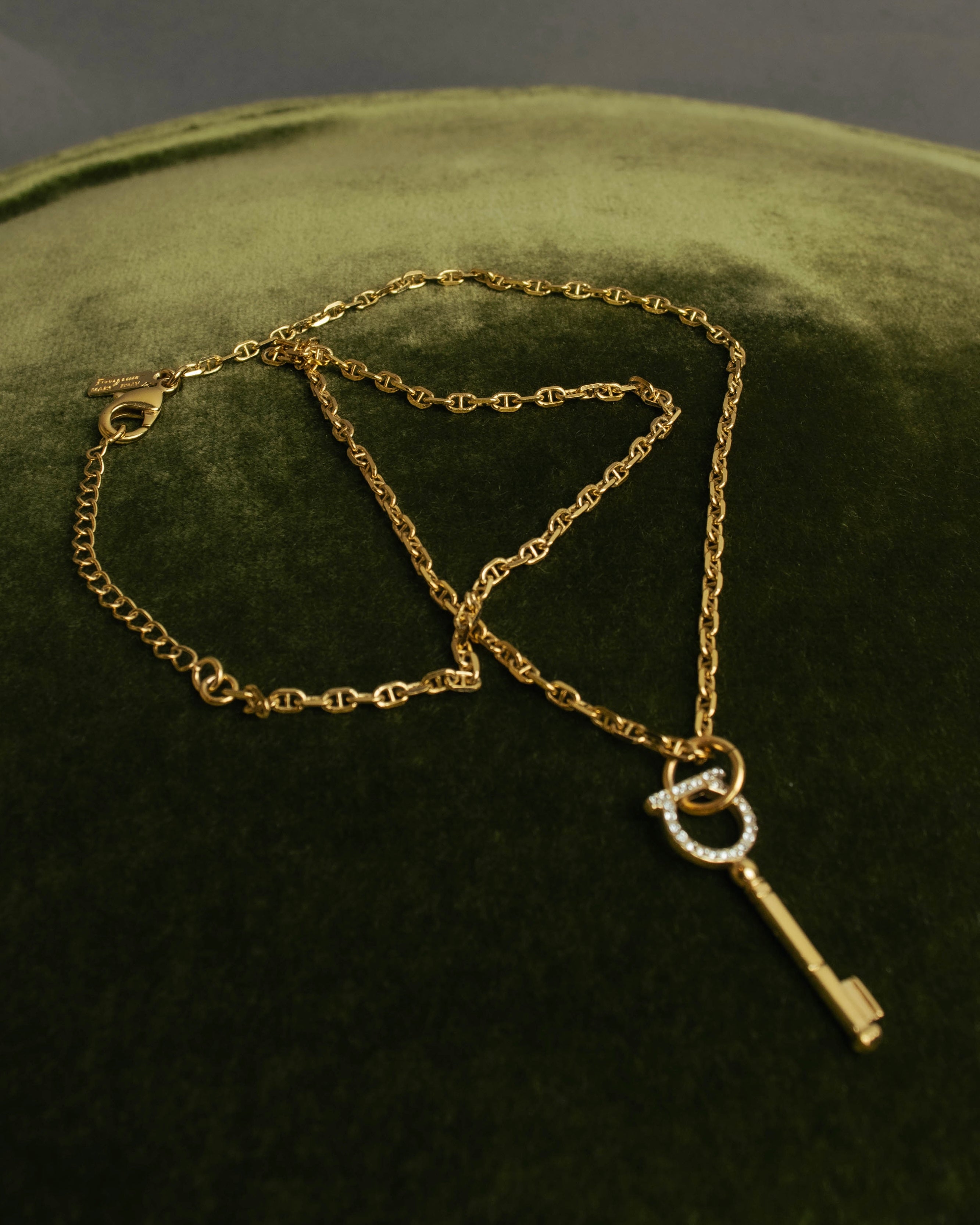 "Salvatore Ferragamo" 00's-20's Gancini key pendant necklace