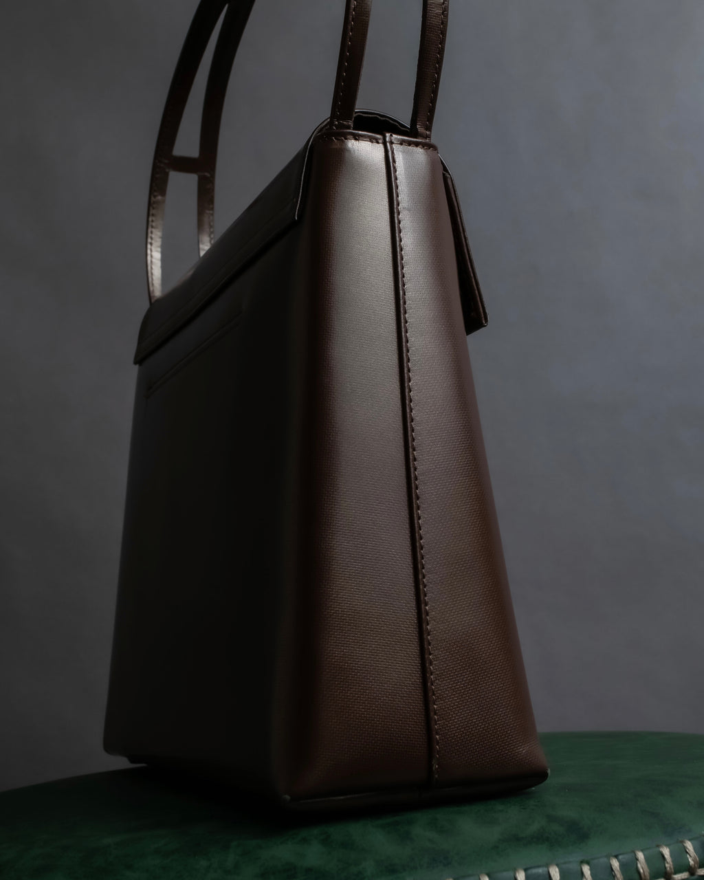 "GIVENCHY MAROQUINERIE" Trapezoidal brown leather one-handle bag