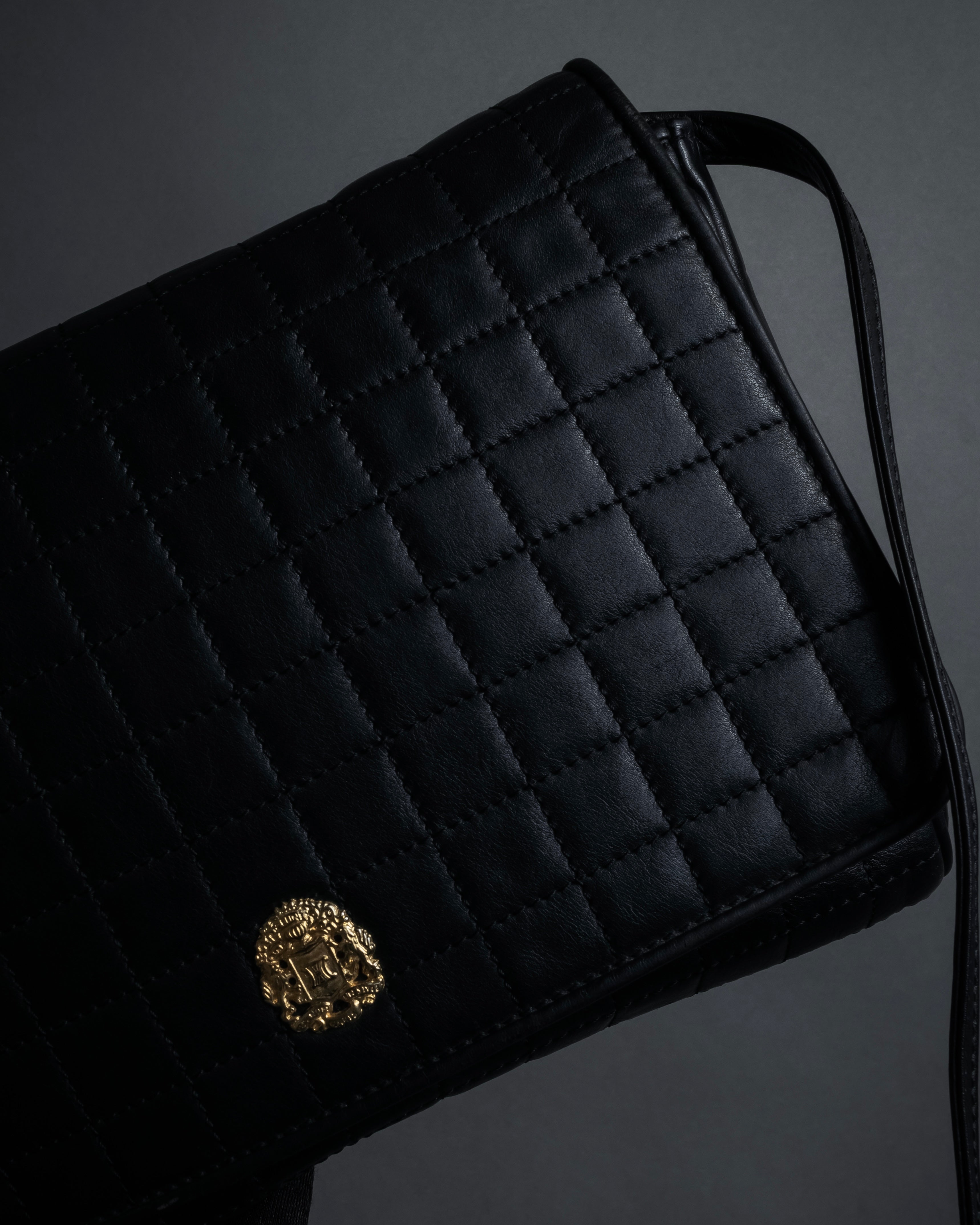 "CELINE" 80's-90's Crest metal fittings design quilted leather bag