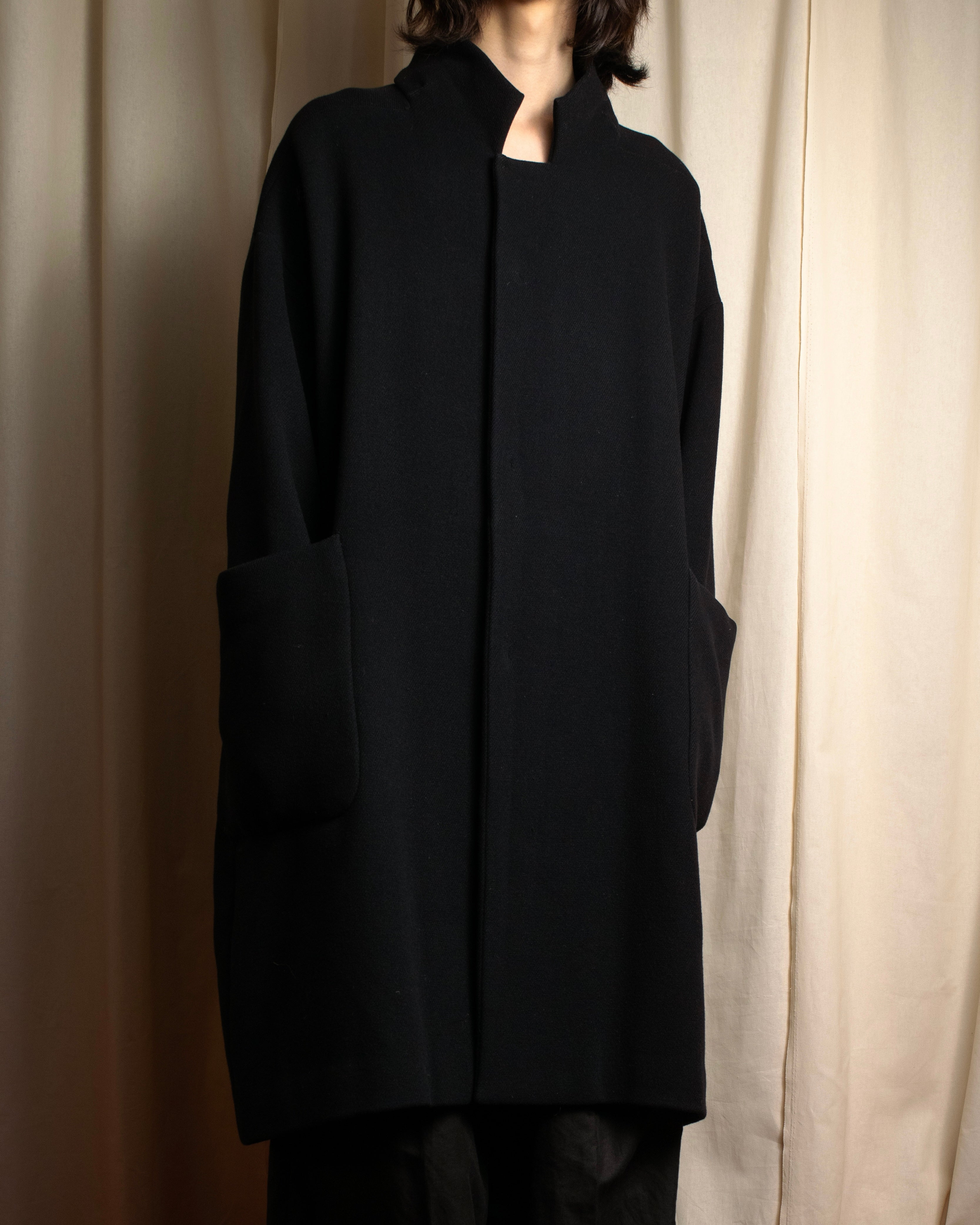 "ISSEY MIYAKE PLANTATION" Minimalist design A-line stand collar coat