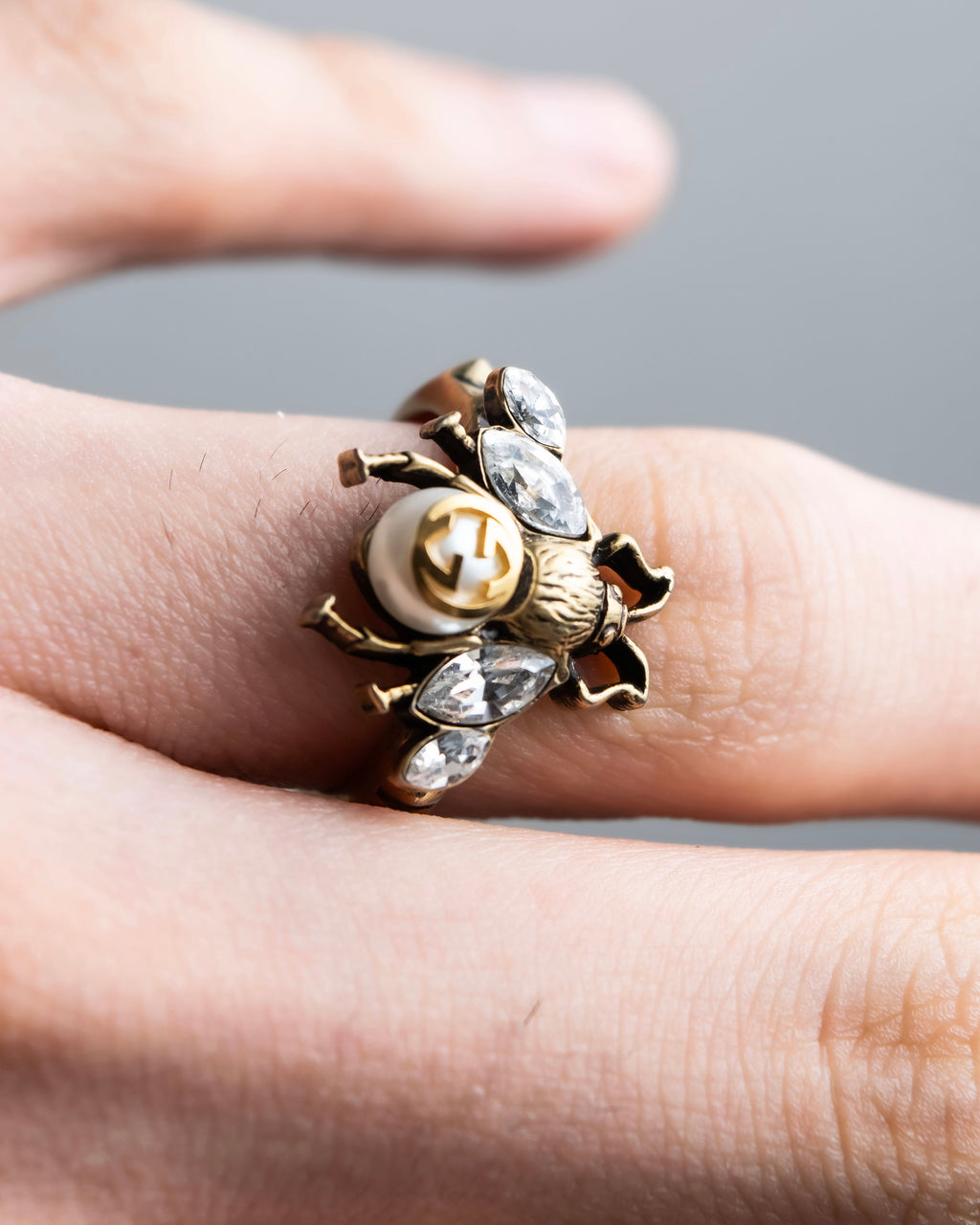 "GUCCI" Bee motif interlocking G ring