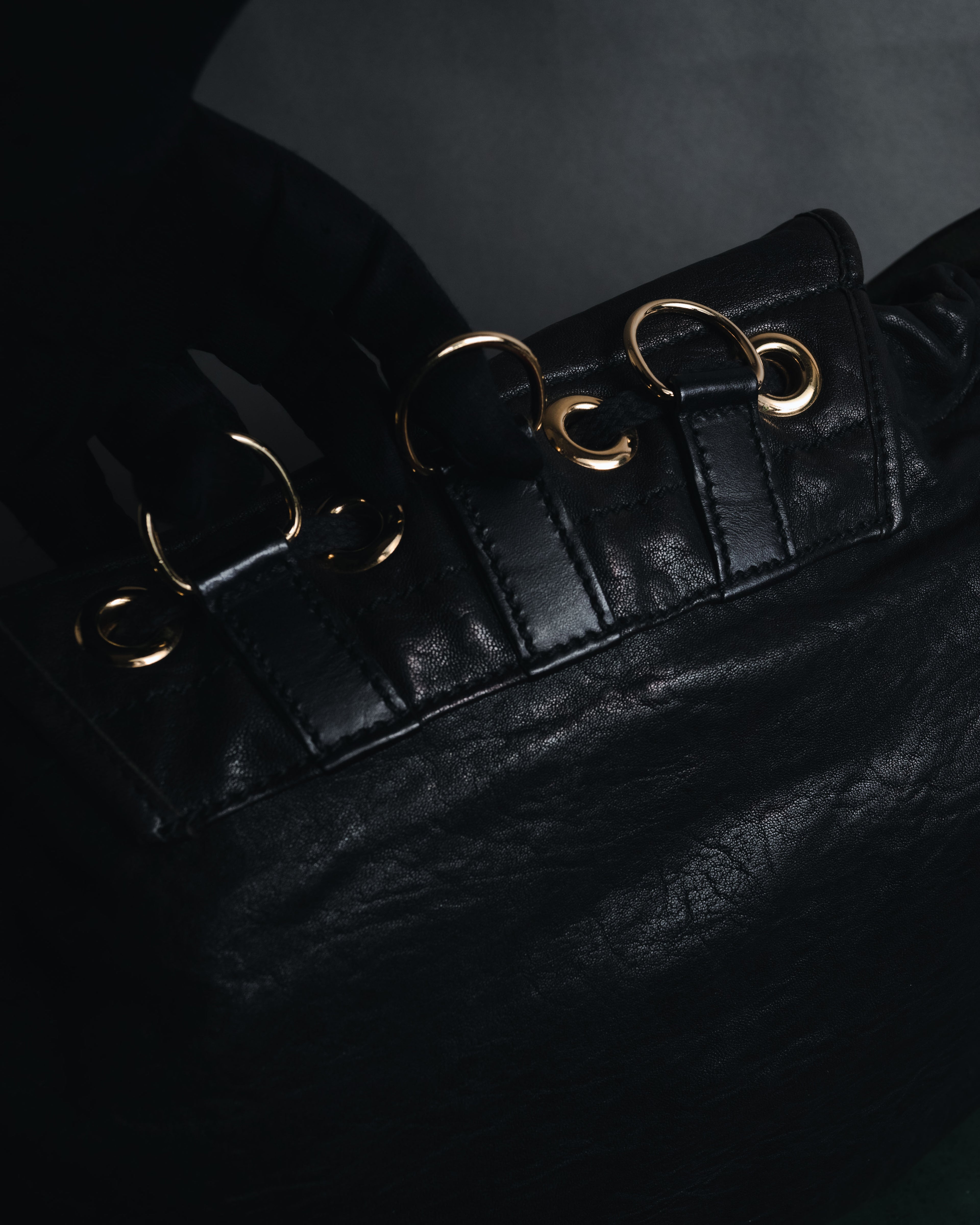 –SPECIAL– "BALENCIAGA"
2006-2010 Antique agneau leather messenger bag