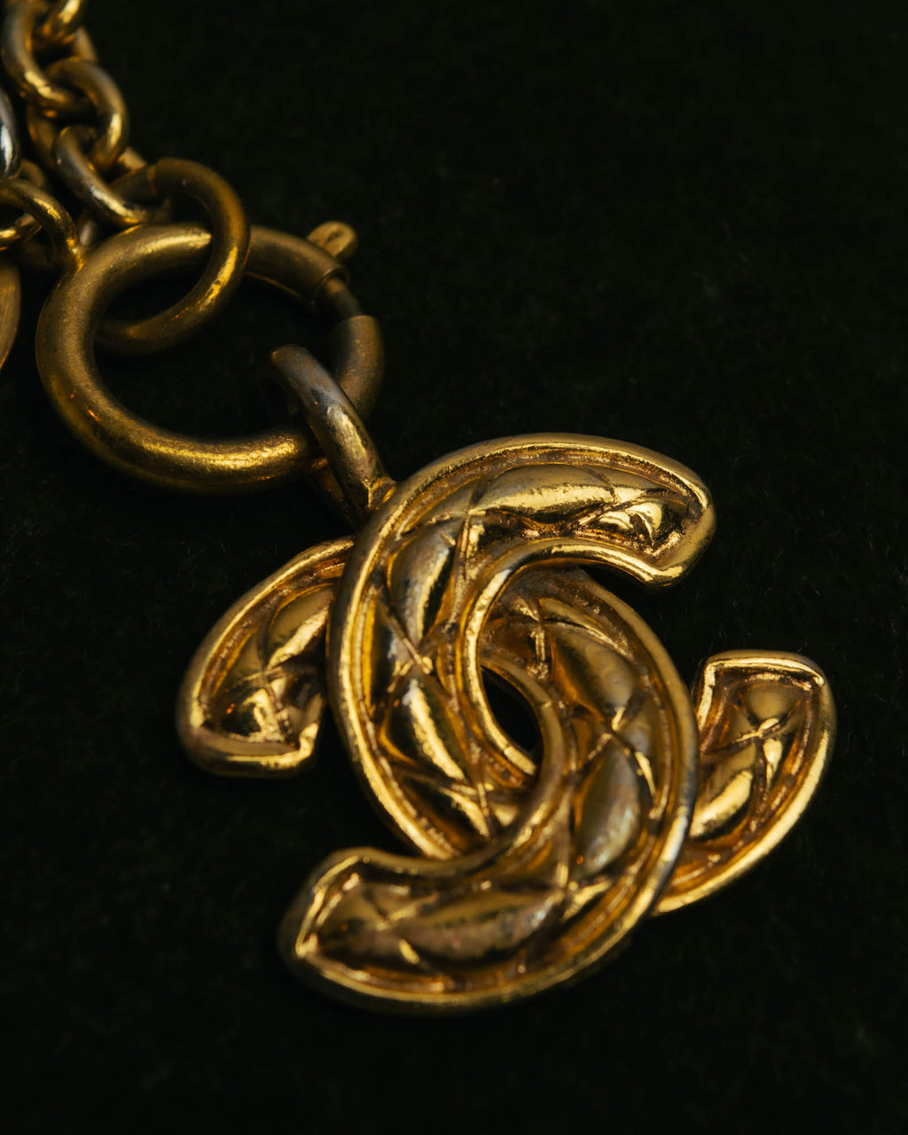 -SPECIAL- “CHANEL” 80’s-90’s Quilted cc pendant chain necklace