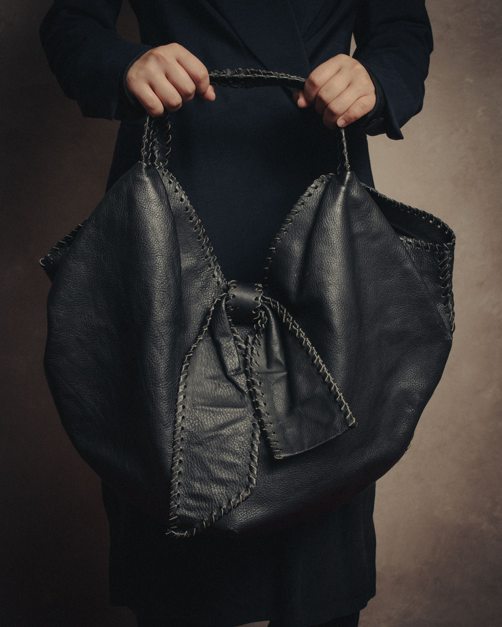 -SPECIAL- “VALENTINO GARAVANI” 2006-2009 Histoire whipstitch leather tote bag