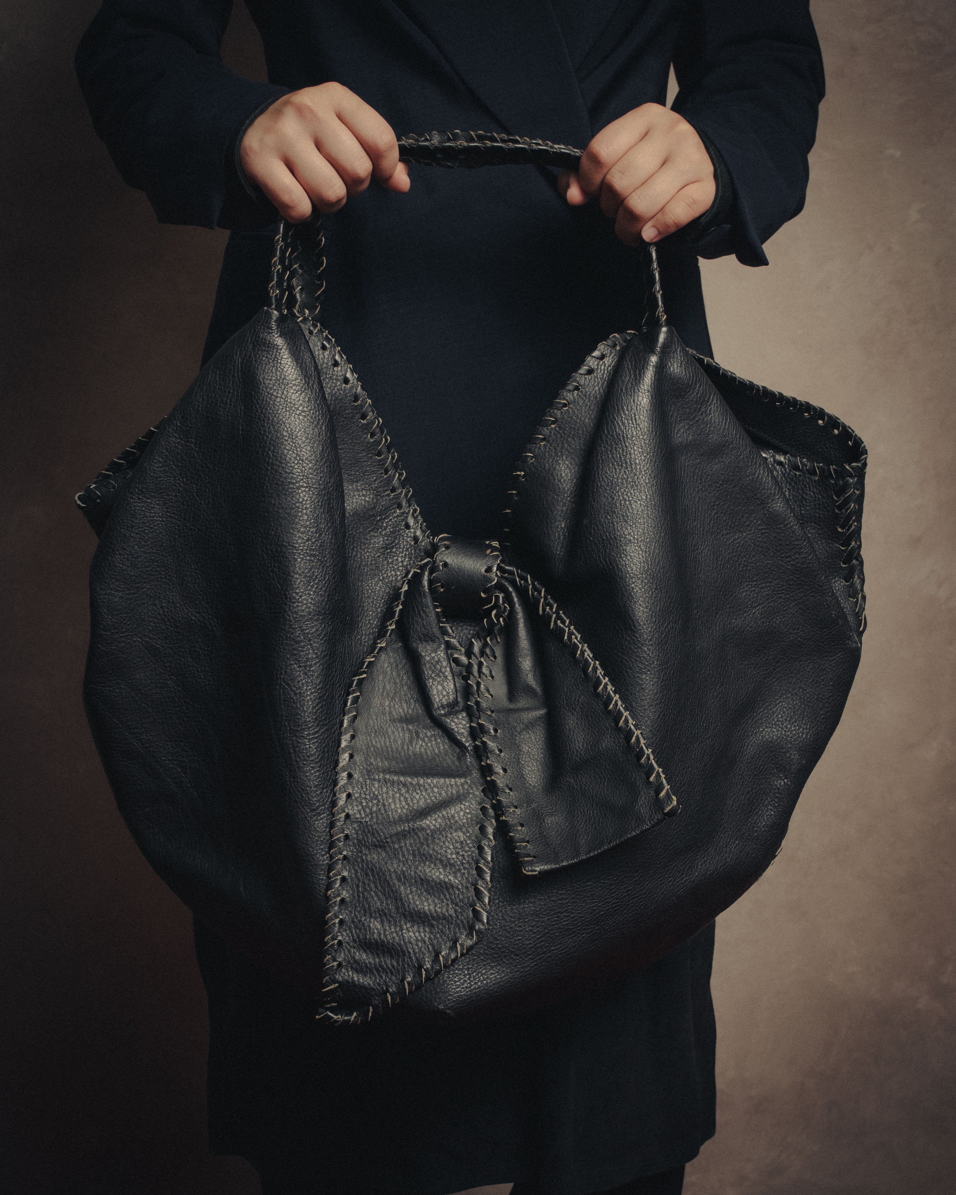 -SPECIAL- “VALENTINO GARAVANI” 2006-2009 Histoire whipstitch leather tote bag