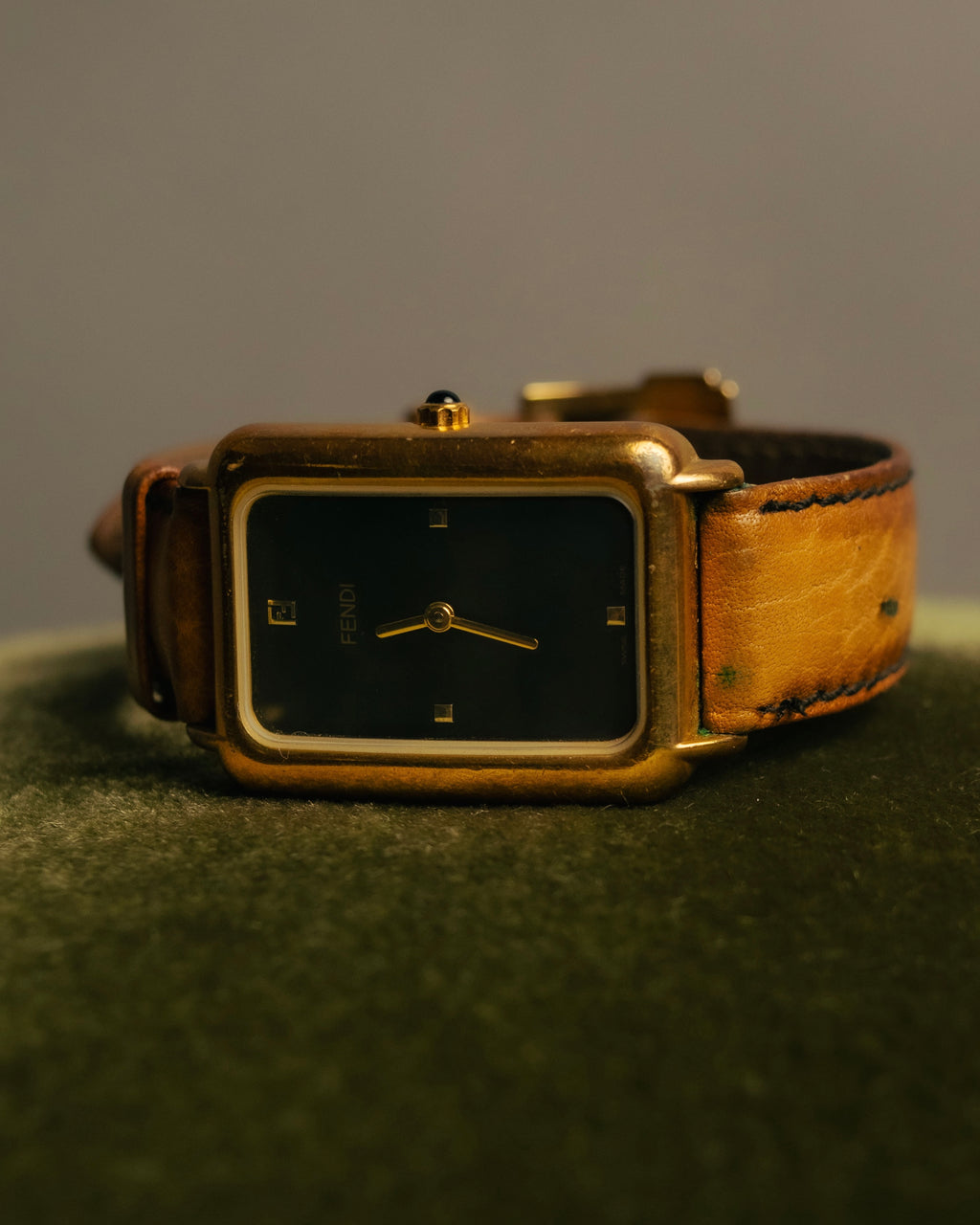“FENDI” 80’s-90’s Rectangular quartz leather watch