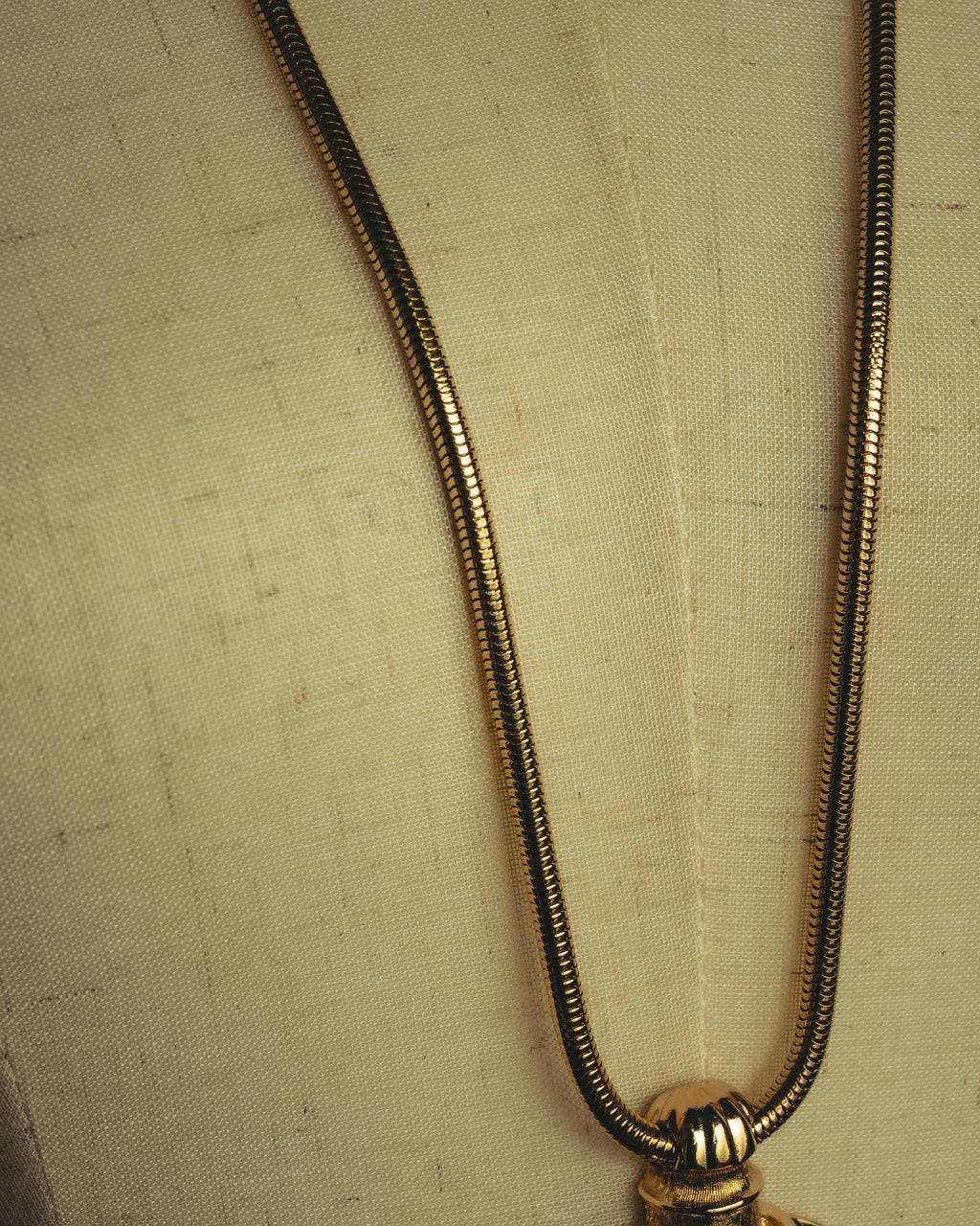 "Christian Dior" 1974 Sculptural black pendant necklace