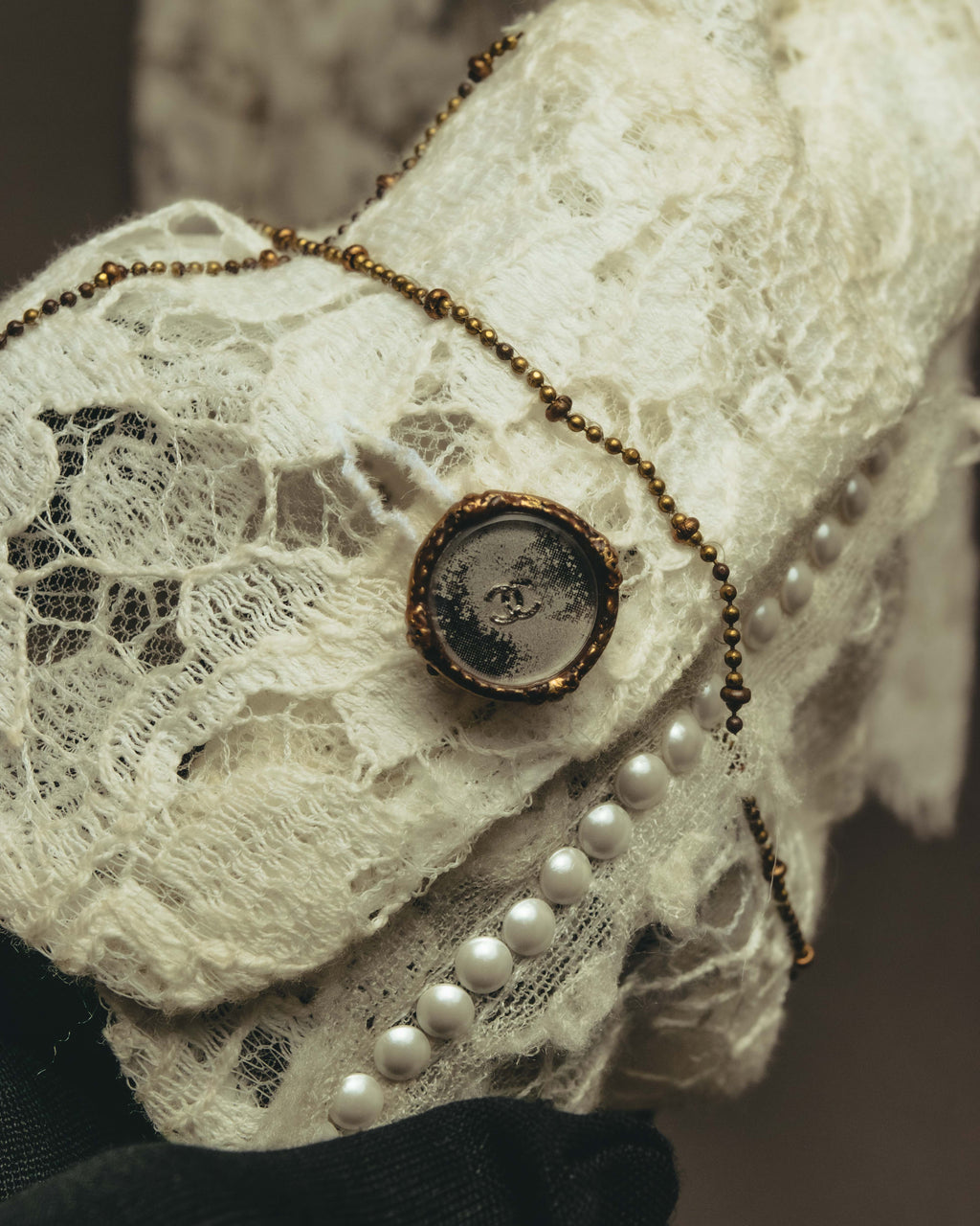 -SPECIAL- "CHANEL" 10's-20's Embellished floral lace and pearl check oversized shirt