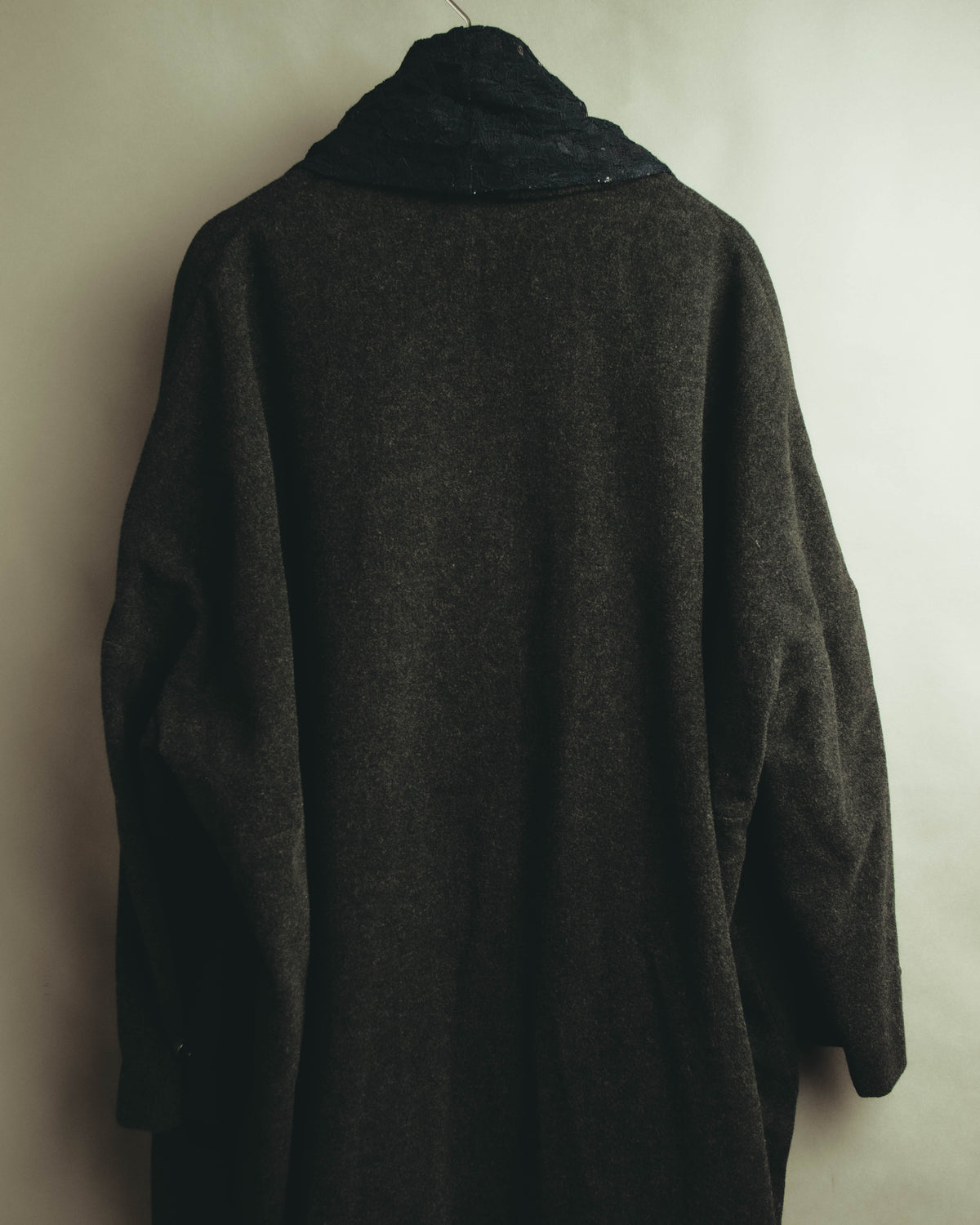 –SPECIAL– “DOLCE & GABBANA” 90’s Lace-trimmed shawl-collar wool robe coat