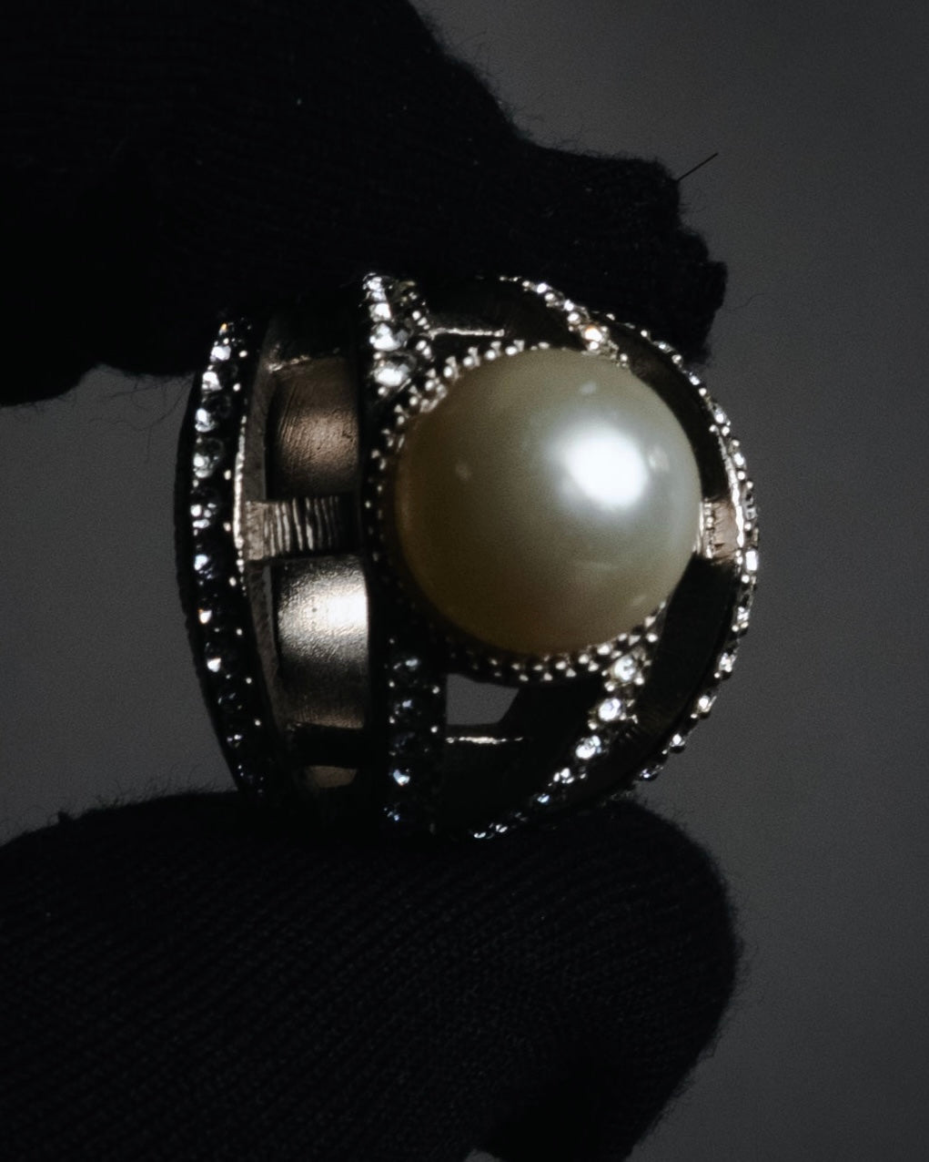 –SPECIAL– "CHANEL" 2016AW Pearl cage pavé statement ring